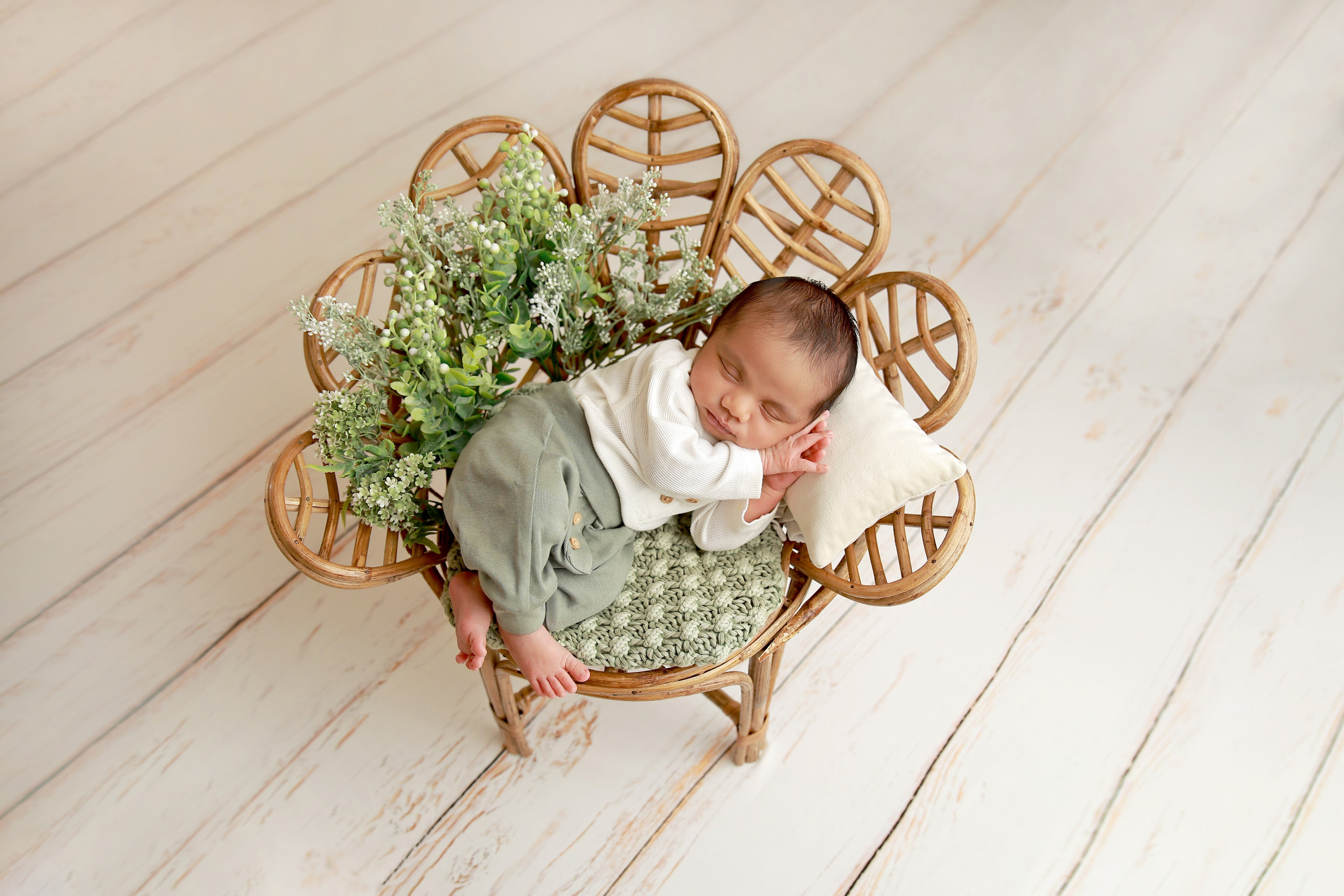 NEWBORN PHOTOGRAPHY. HOME