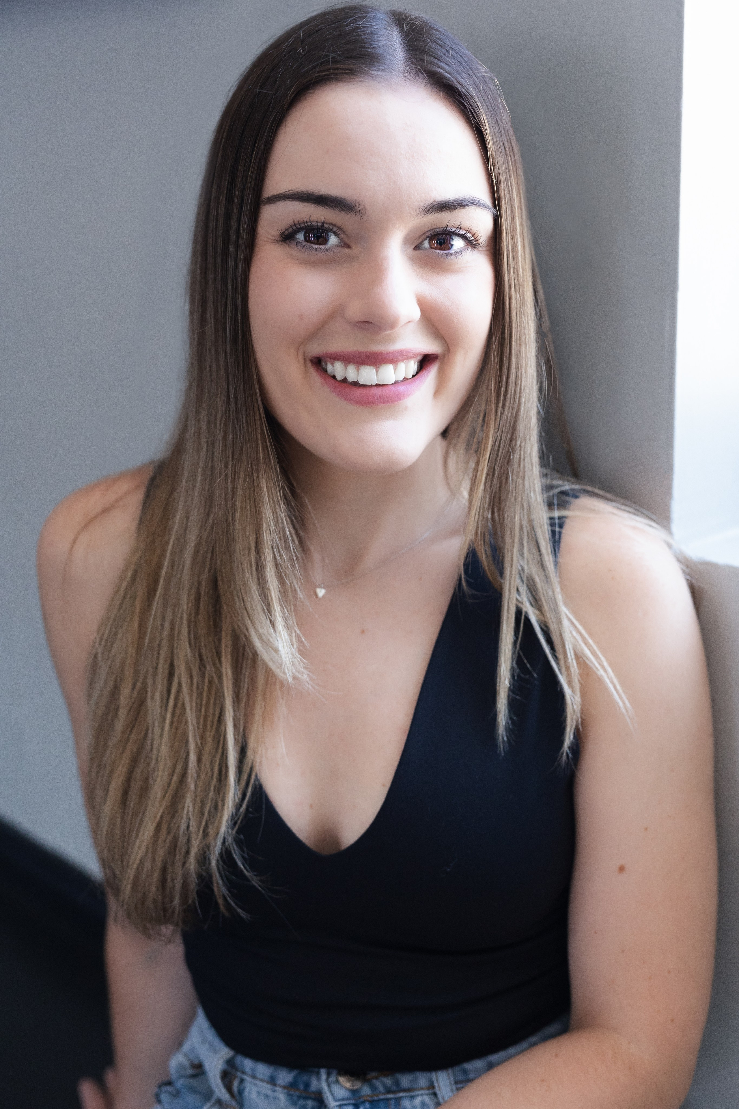 New Tecumseth Headshot Photographer. Portrait and Personal Brand Photographer in Simcoe County, Ontario, Bobbi-jo Stuart