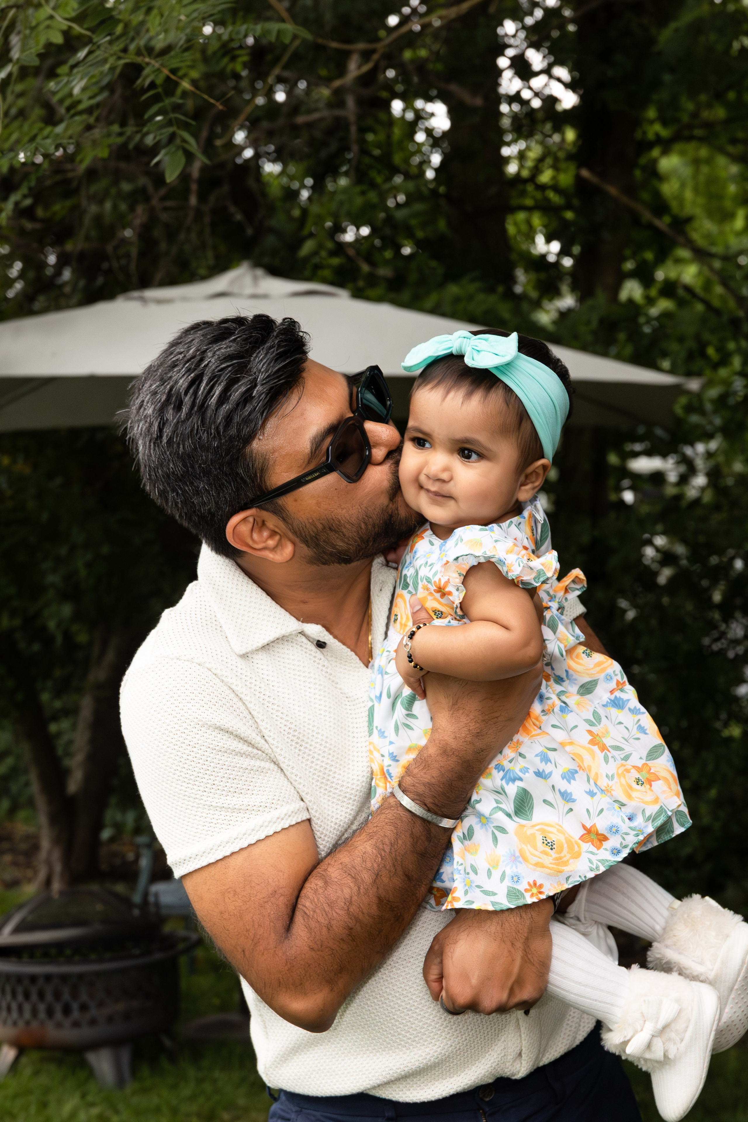 Family children's party in the backyard. Family, lifestyle, and commercial photography in New York and New Jersey