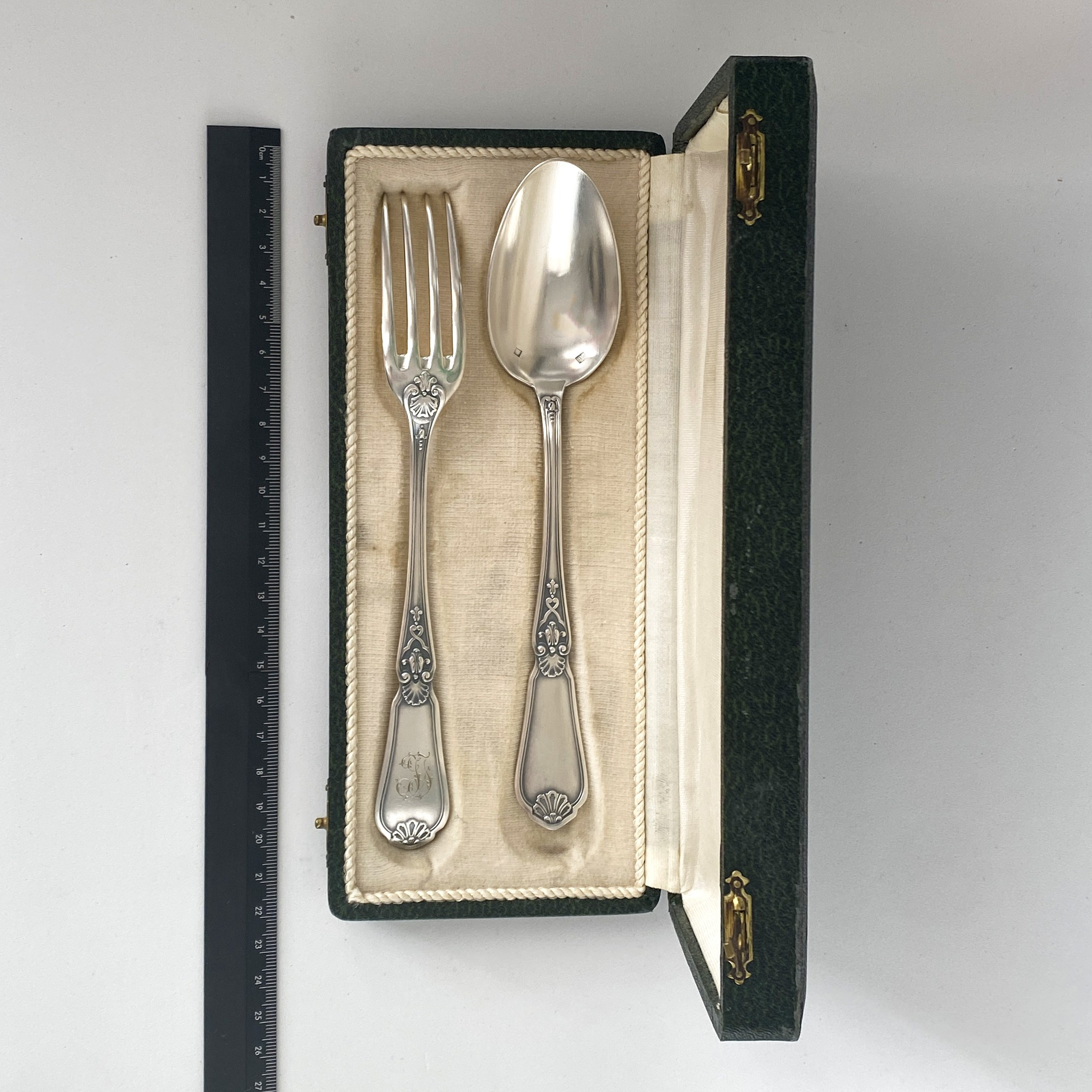 Tableware. Современнные и актикварные украшения в Барселоне, Москве и Санкт-Петербурге