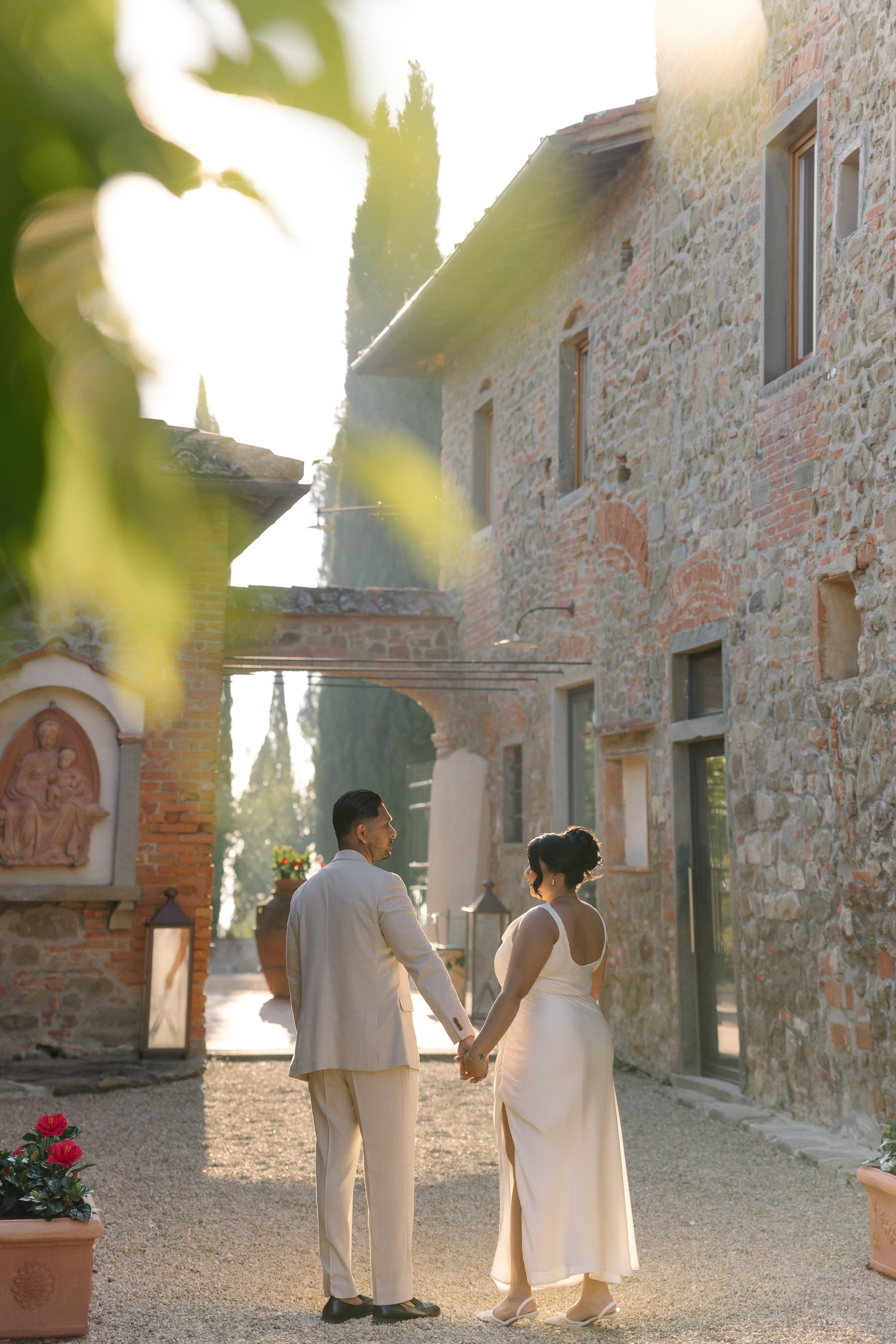 Pre-wedding in Tuscany. Wedding photographer Italy
