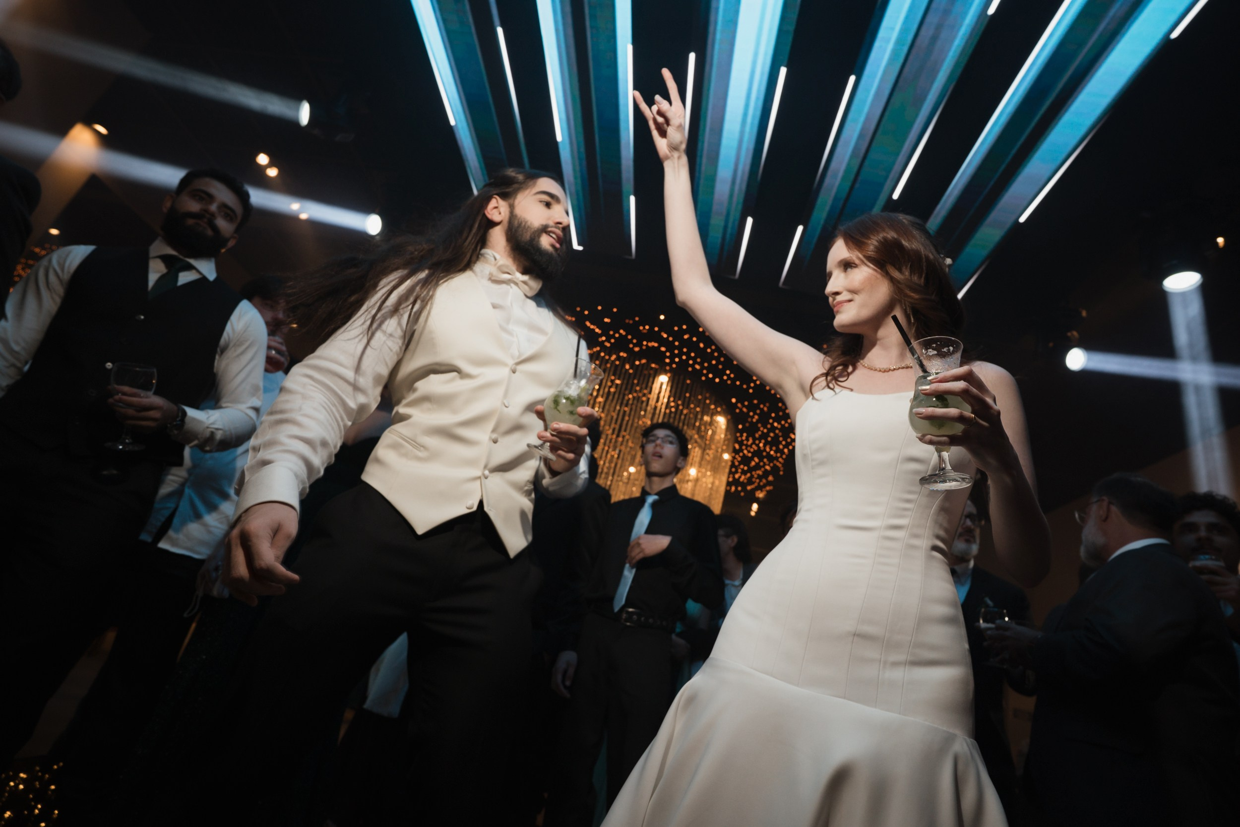 Casamento de Ana e Igor em BH registrado por Edu e Josi no LIAC Pampulha com foco em emoção e autenticidade.