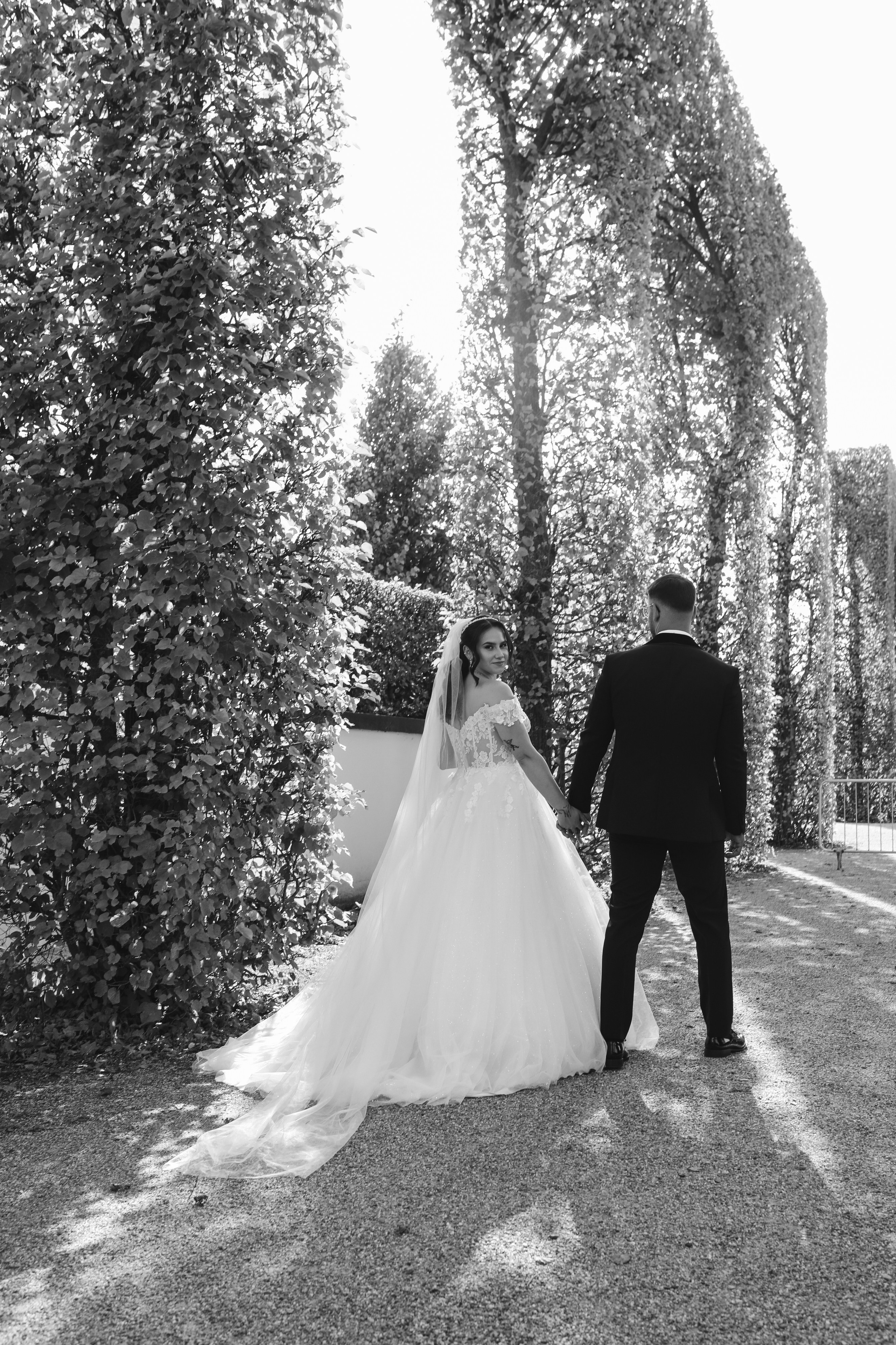 Romantische Fotos im Schlosspark Schwetzingen – Hochzeitsfotograf Heidelberg