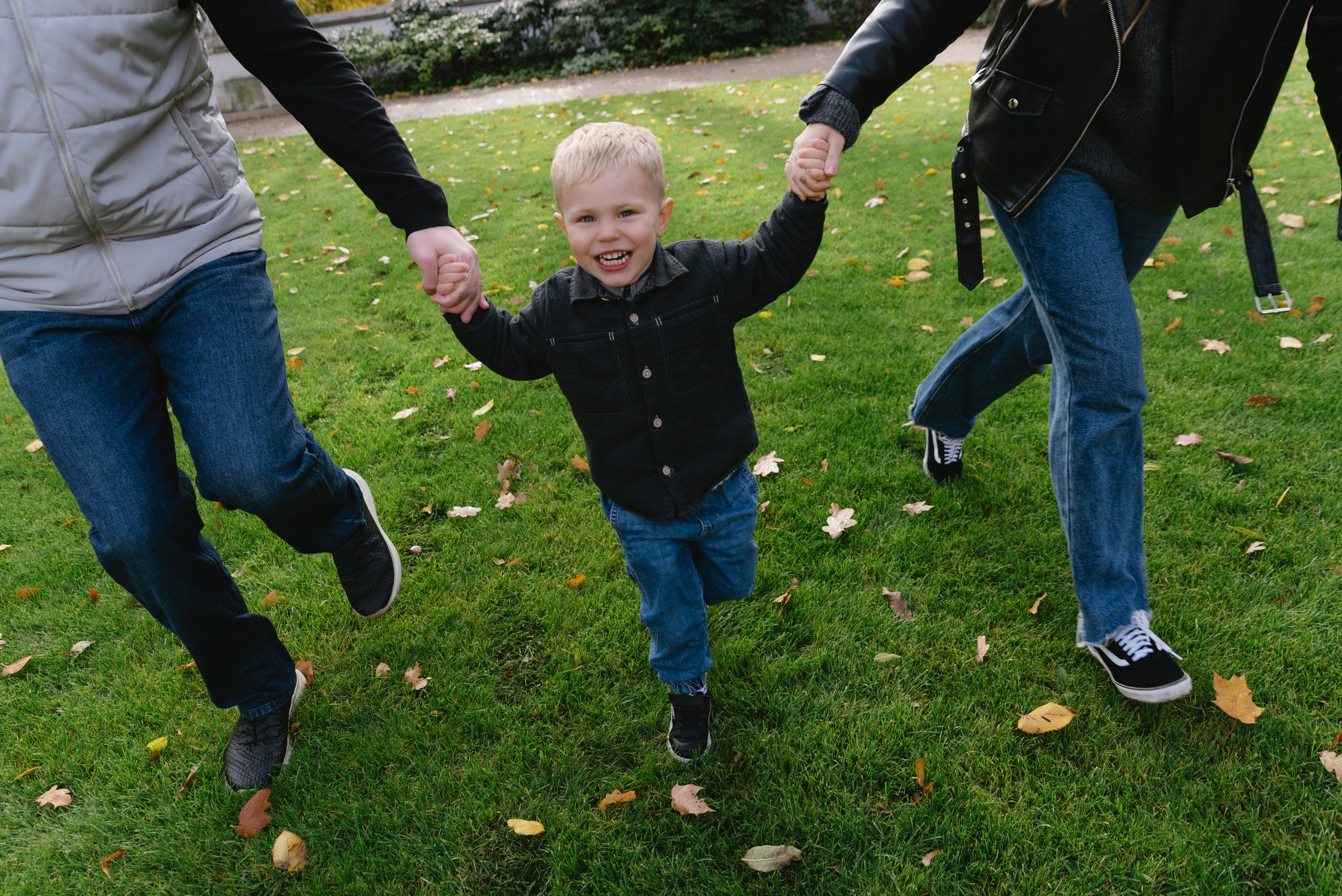 Sesja rodzinna Hanna, Vlad & Matvei. Eugene Save – Fotograf Ślubny i Rodzinny | Warszawa i Cała Polska