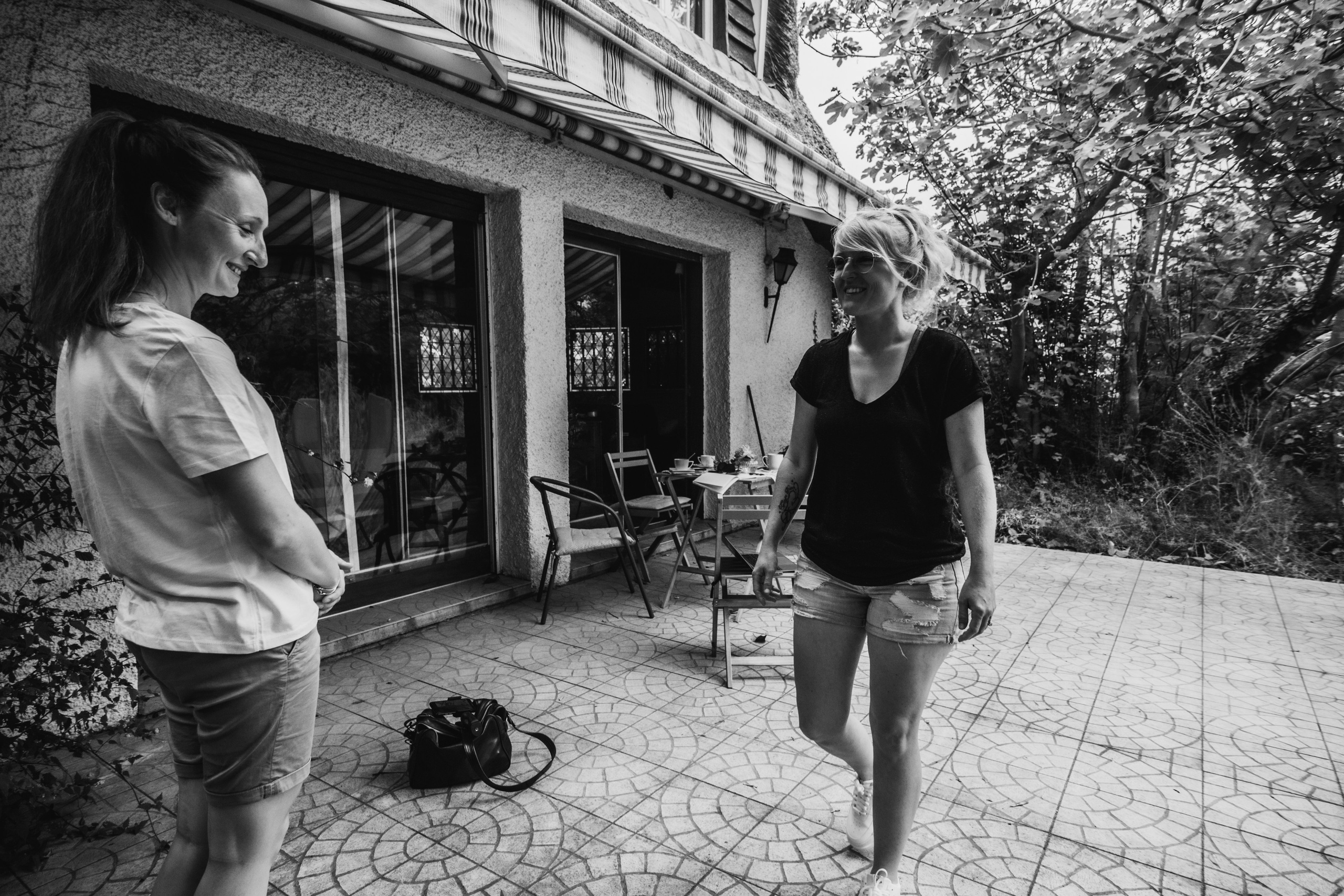 Anais et Tiffany. Photographe professionnelle à Poitiers, Tours et Châtellerault | Studio photo entre Poitiers et Tours – portraits, familles, entreprises, ma