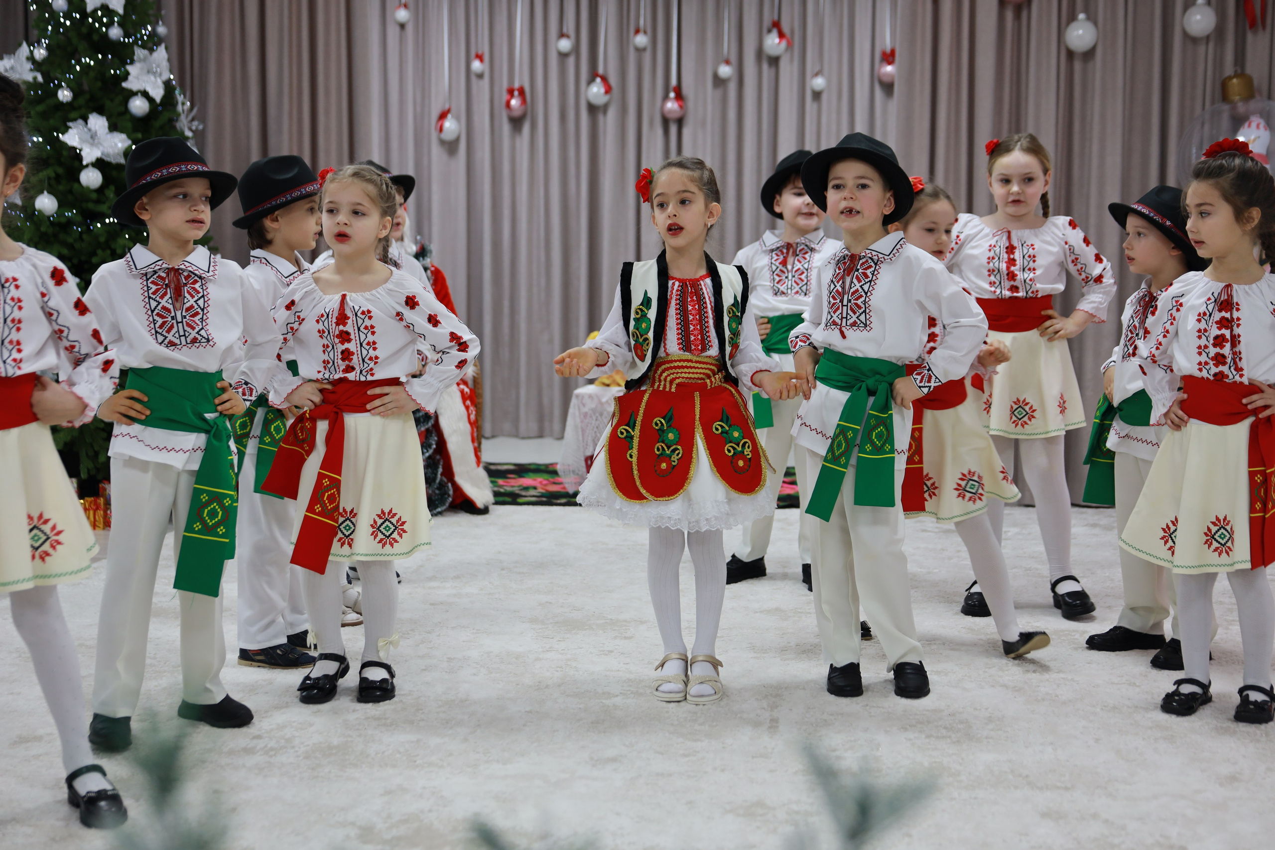 Magia iernii în ochi de copil.... Alika Dia- Fotograf în Republica Moldova, Strășeni