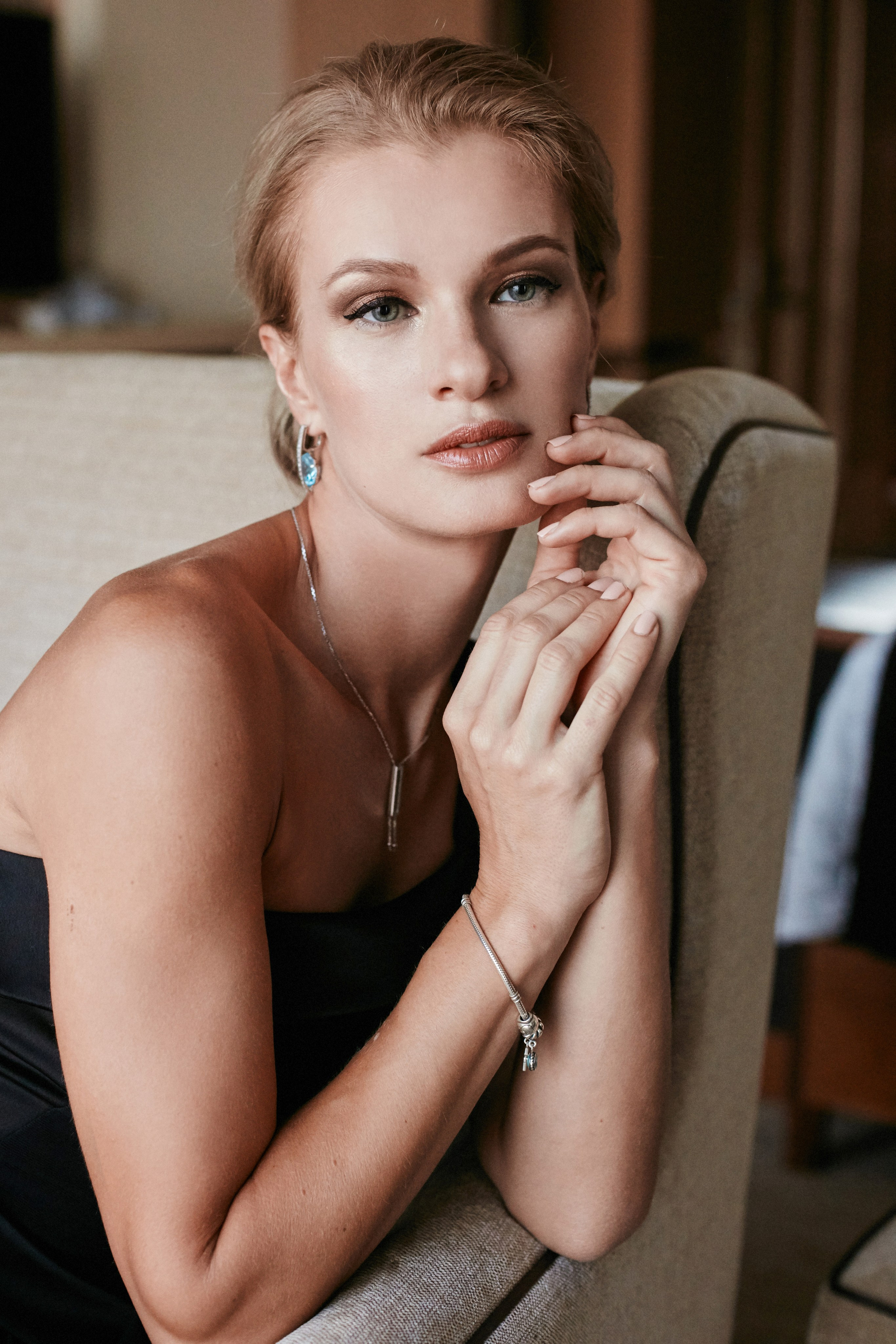 Eva. Amazing photo session at a time convenient for you. Y