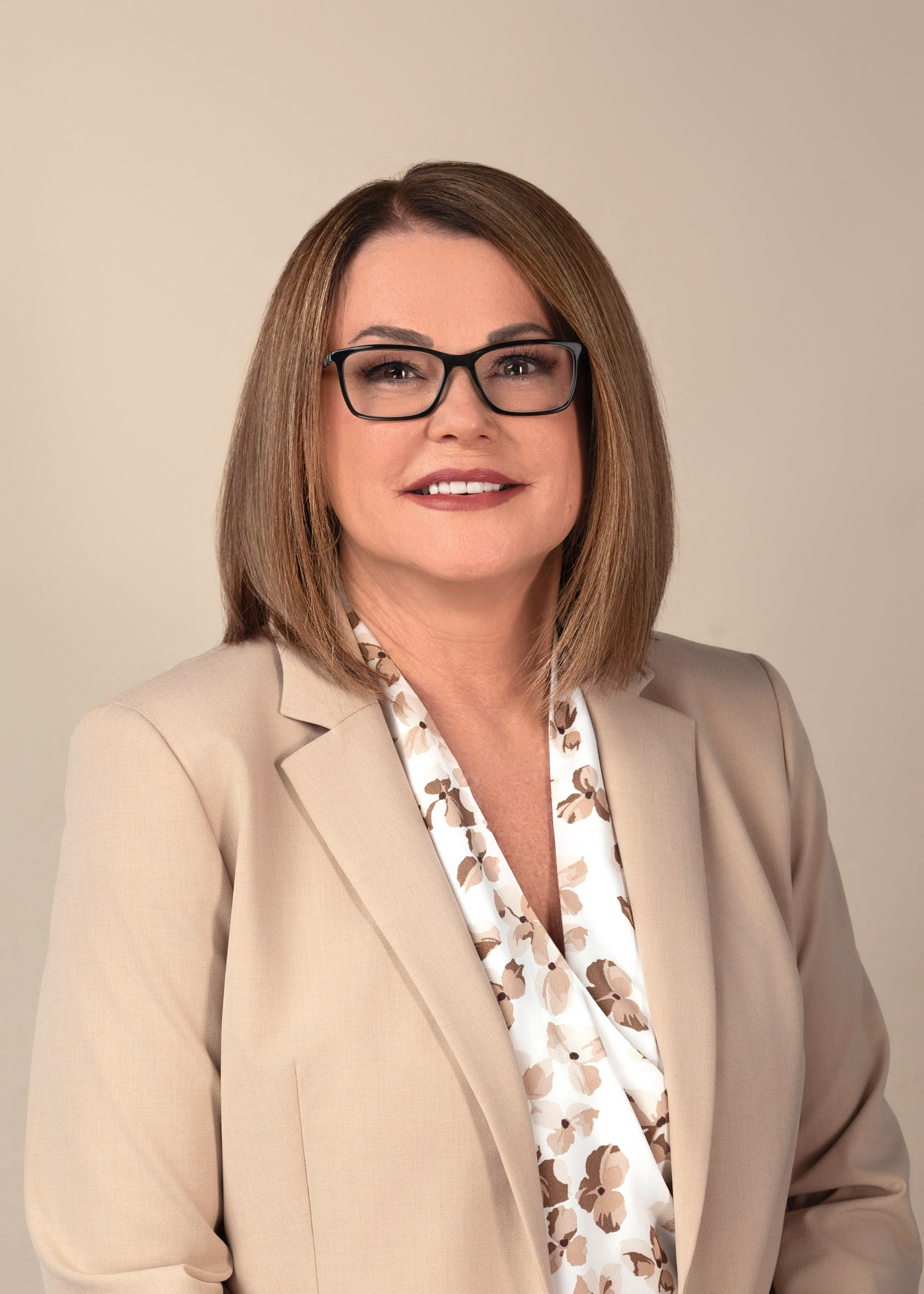 Business portrait. Portrait, kids and family photographer in Wesley Chapel Alina Alice Osipova