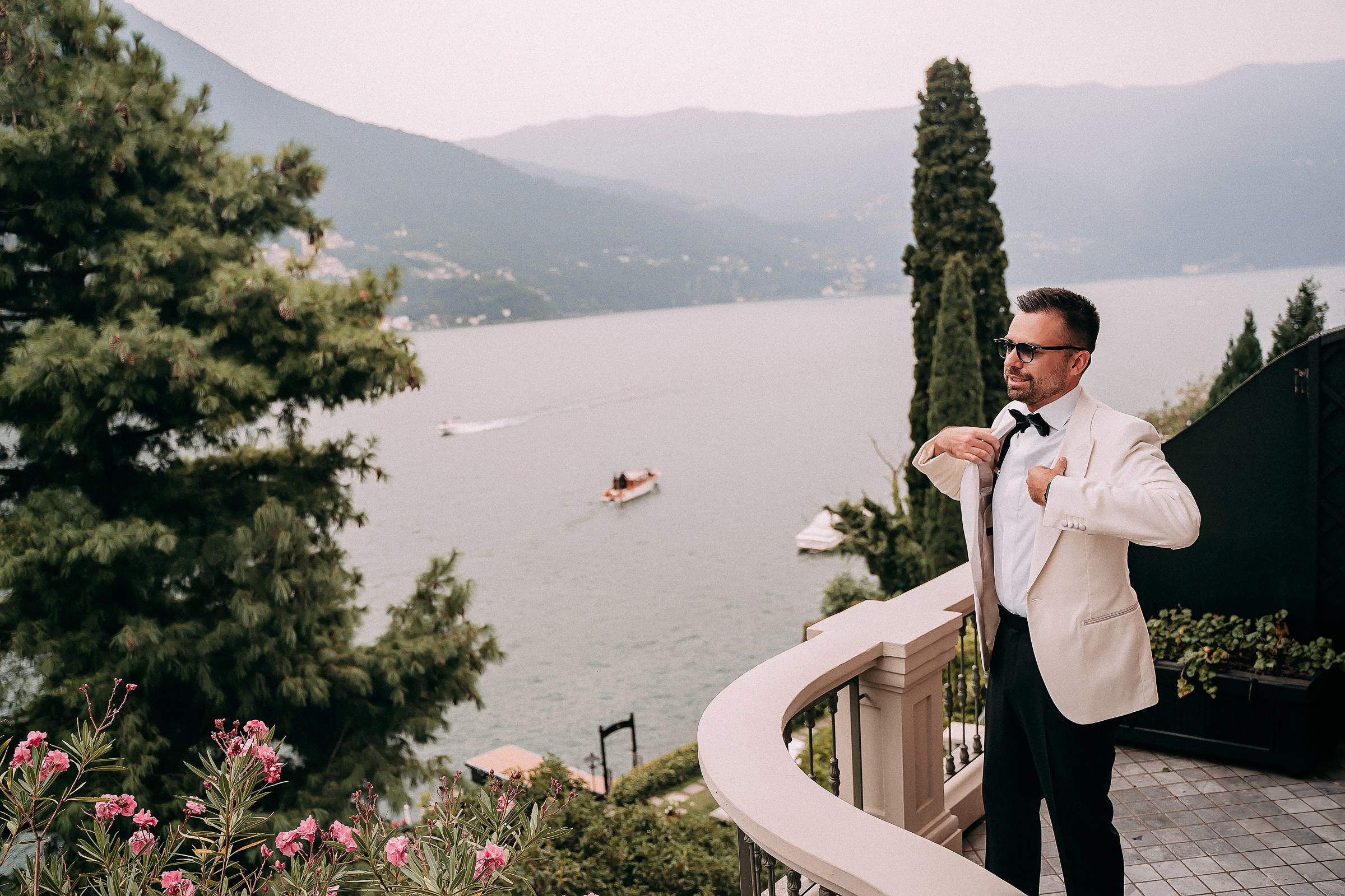 Relais Villa Vittoria Como wedding. Wedding photographer Como Lake, Italy