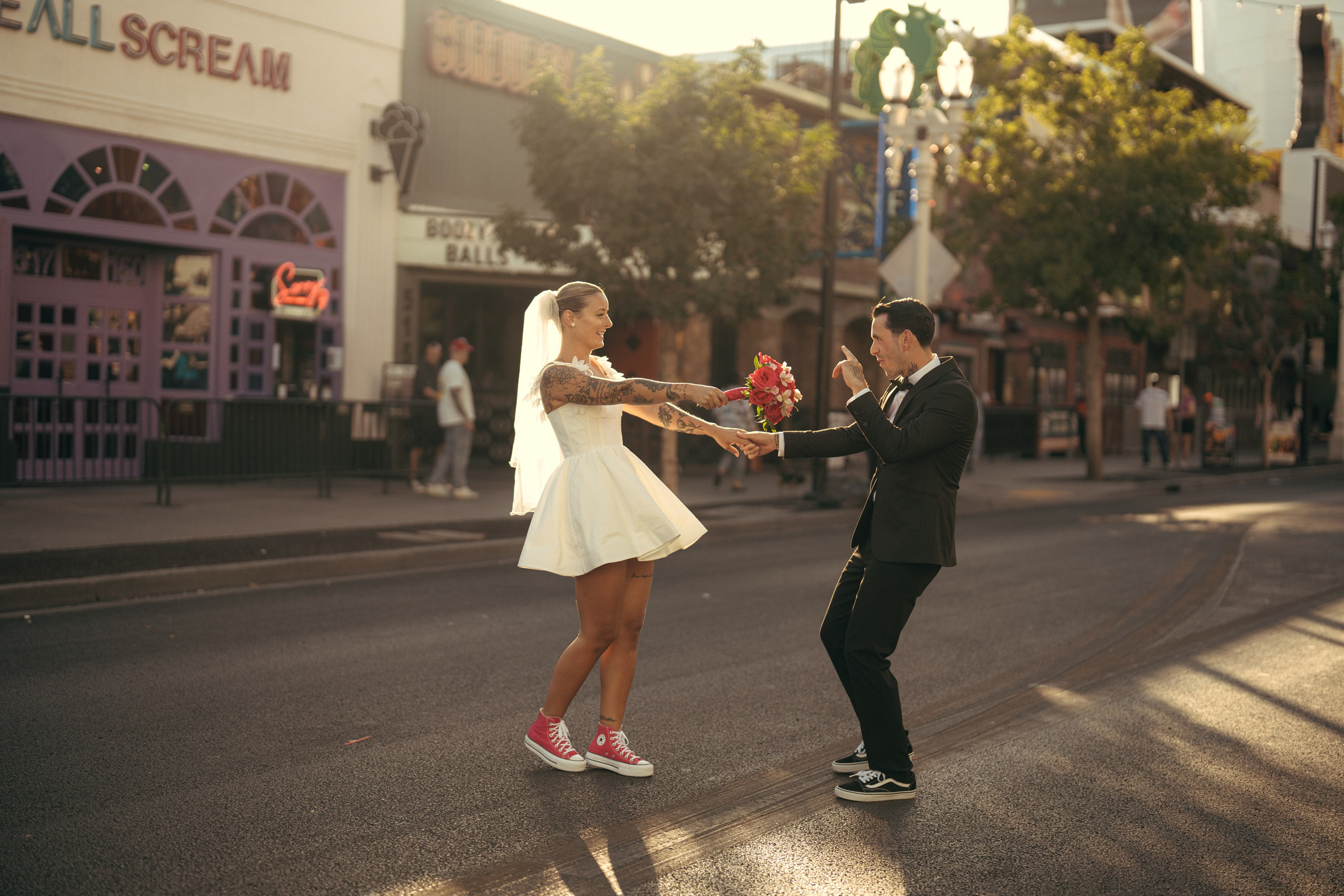 Klara&Marsel. Wedding & elopement photographer Viktoriya Kravtsov. Las Vegas