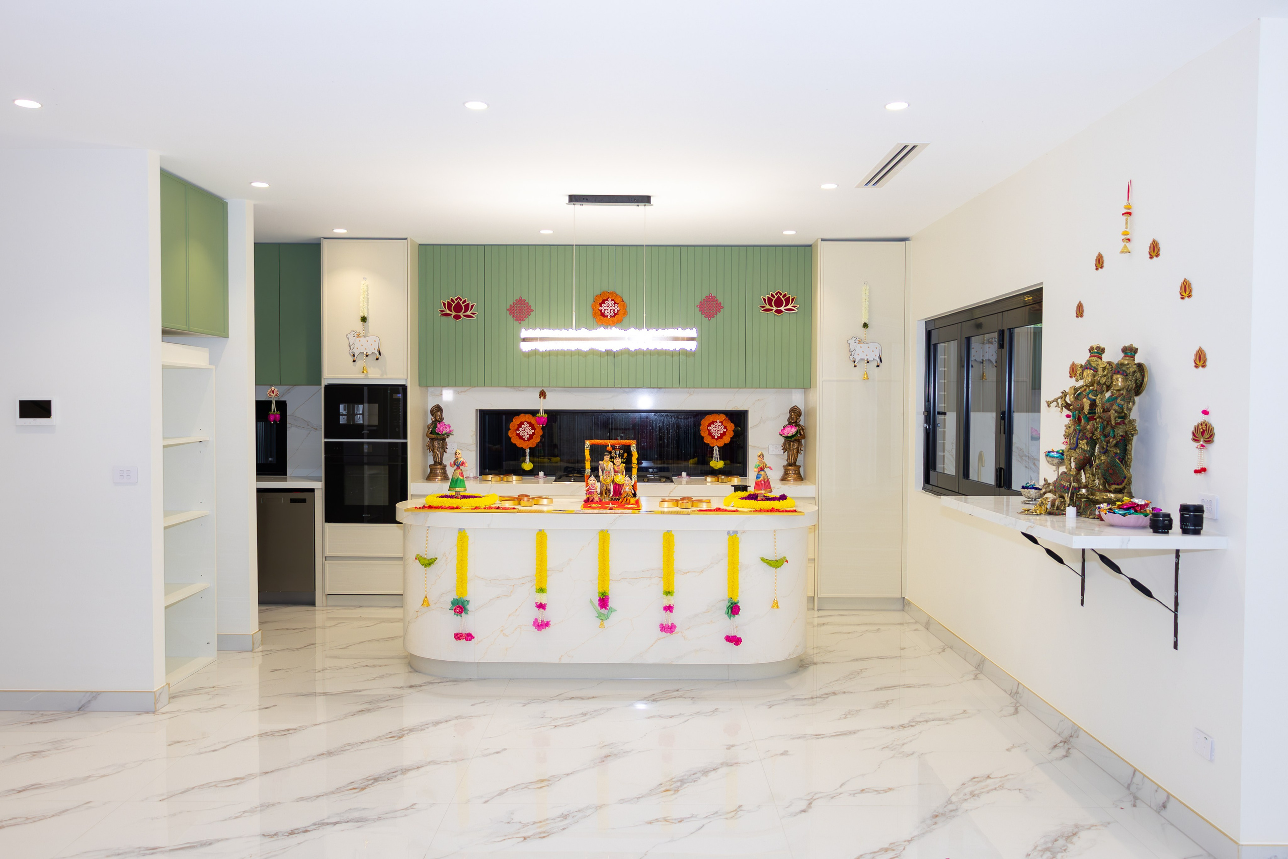 Tallawong Housewarming. MHCreative is family-oriented photographer based in SYDNEY