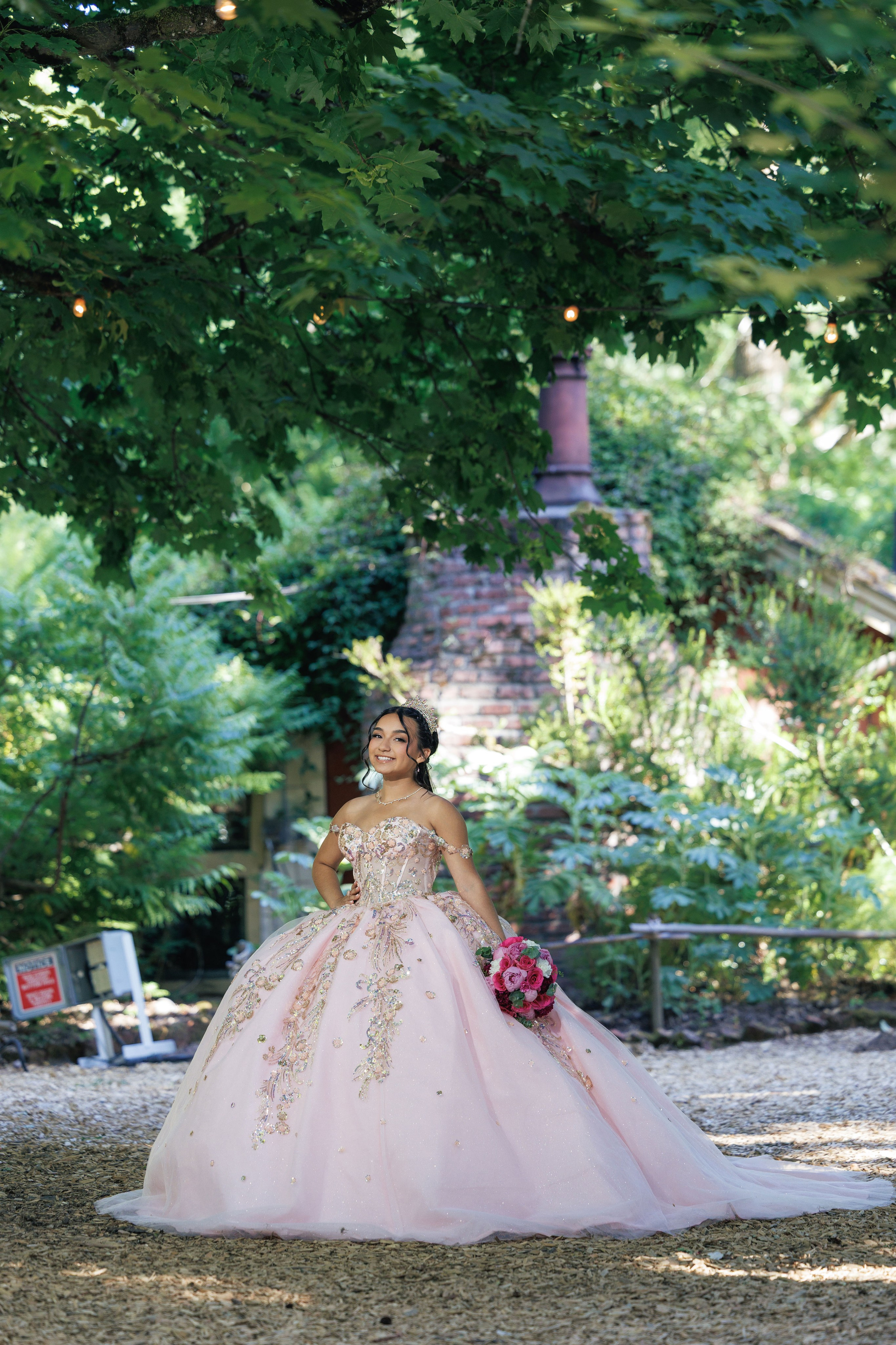 Kamila XV photoshoot. Hector Salazar Photography | Quinceanera, Wedding & Family Photographer in Oregon, and Washington