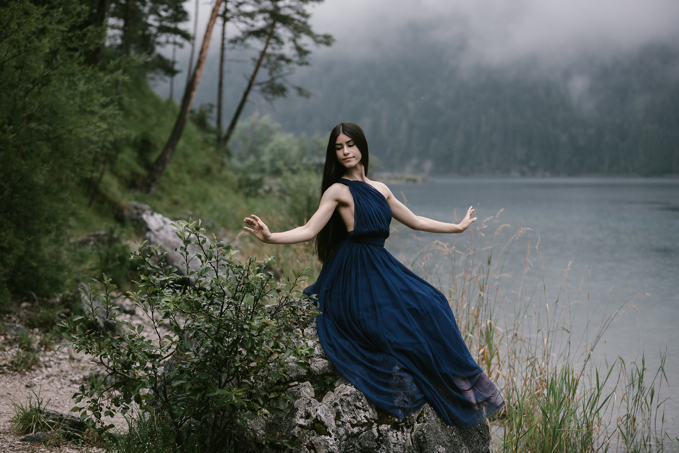 Ballett-Portraits am Eibsee im Regen. Hochzeitsfotograf Bodensee & Allgäu | Liliana Berkut