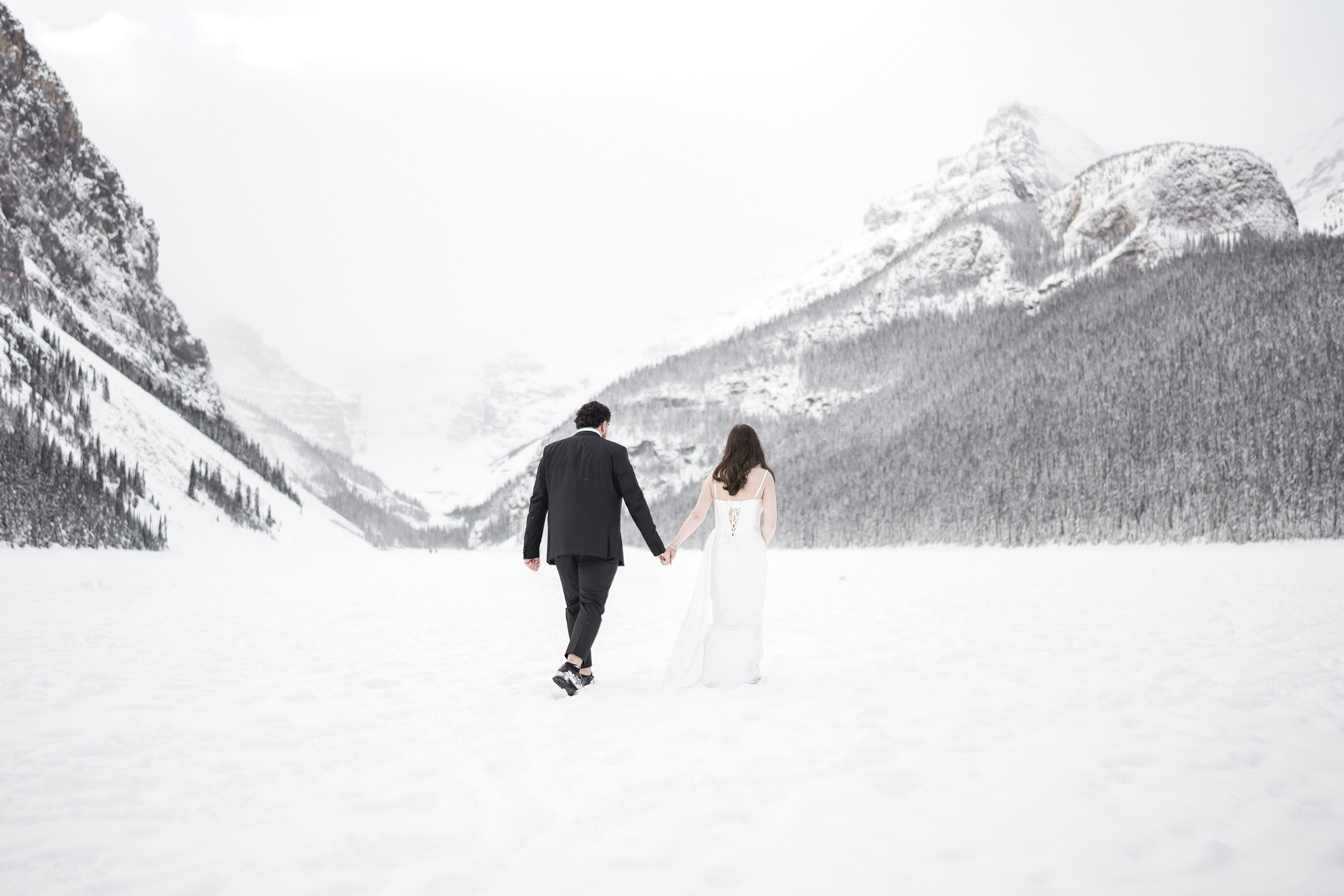 WEDDINGS. Calgary Family and Child & Wedding Photographer