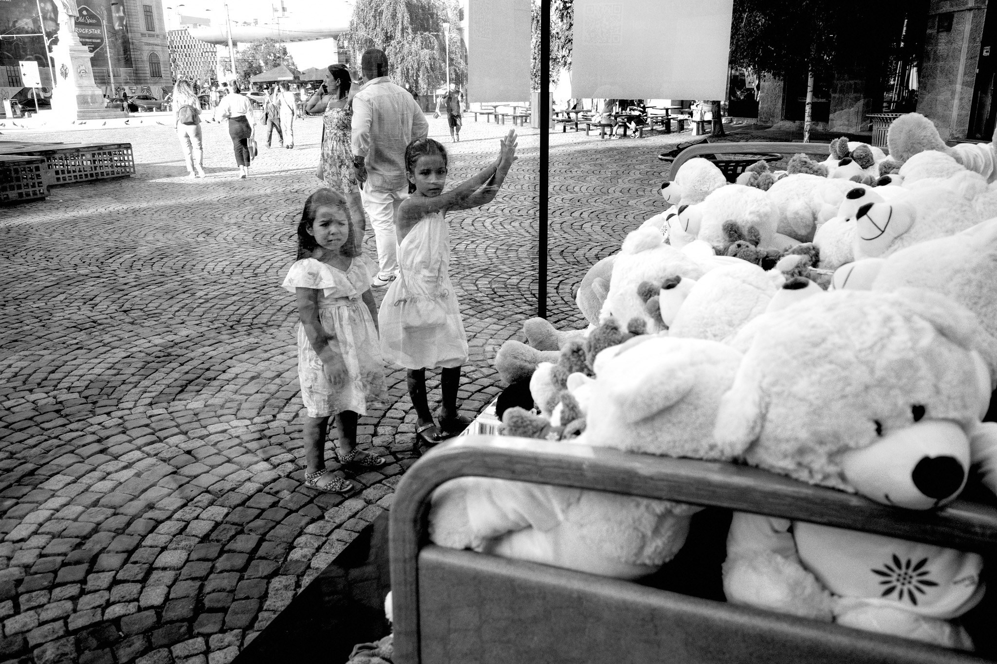 B&W Street. Humanistic street photographer in Bucharest