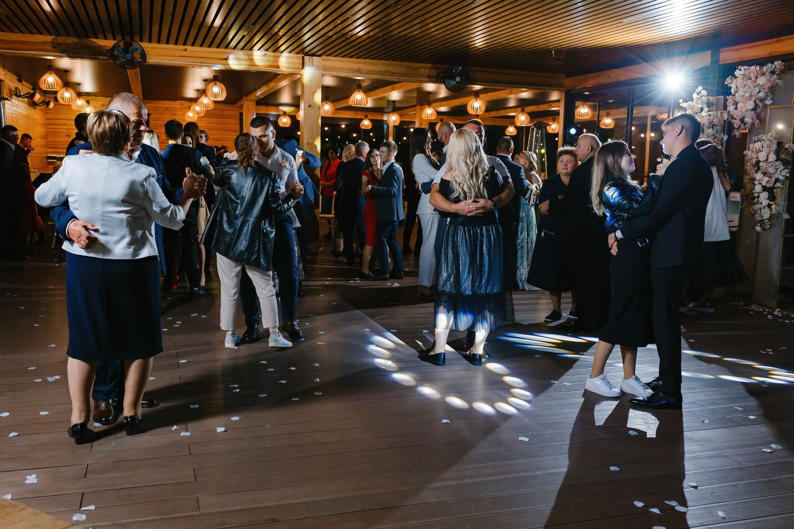 Viorel & Carolina. Standart Studio - Servicii foto video pentru nuntă în Moldova Chișinău