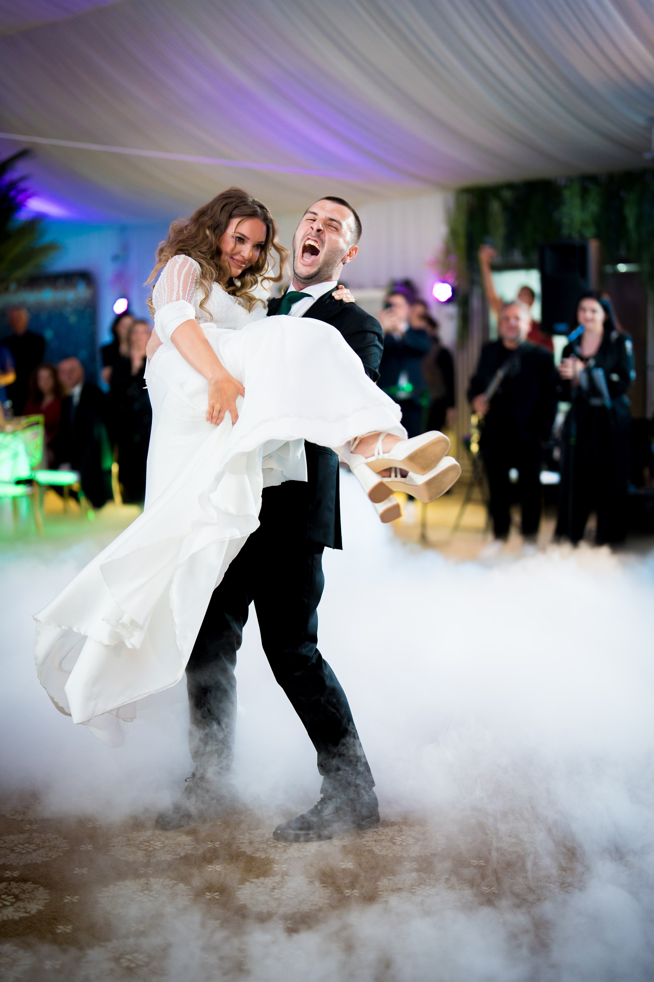 PARTY. Gabriel Florea — Fotograf nuntă București