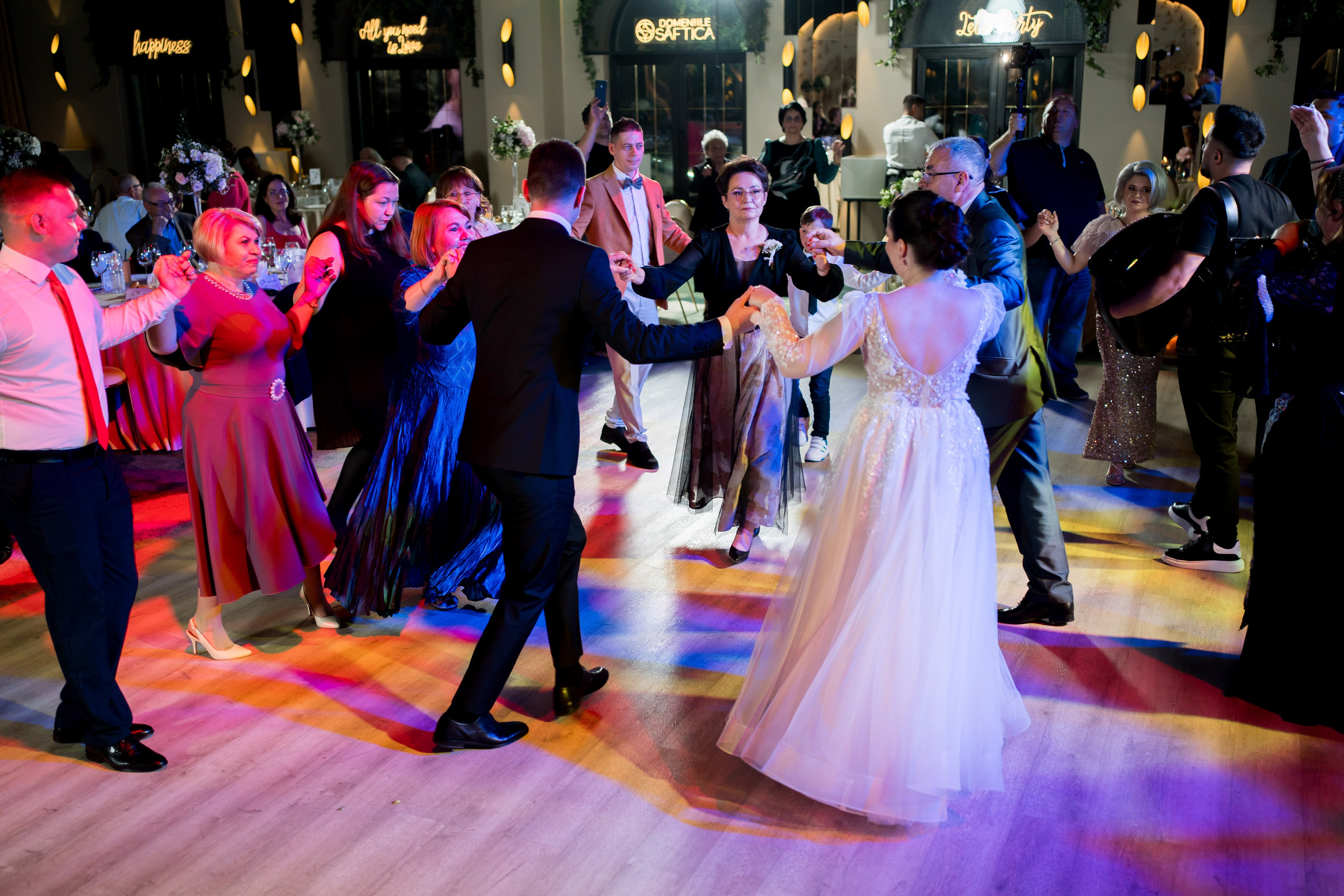 PARTY. Gabriel Florea — Fotograf nuntă București