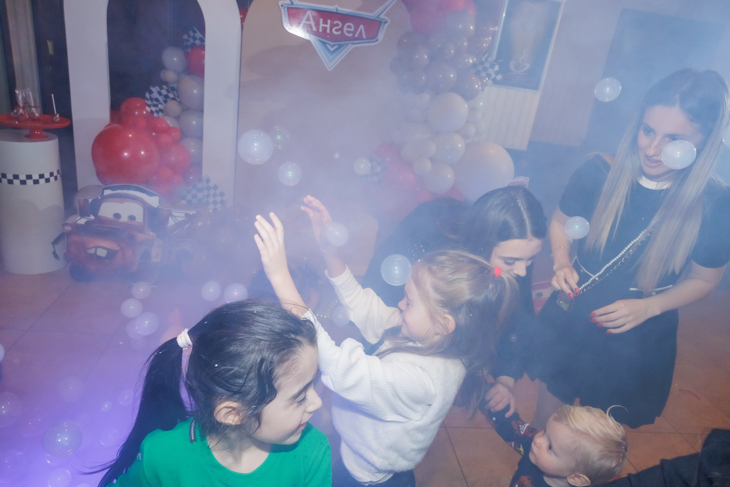 Честит Рожден Ден. Фотограф Ирина Йотова