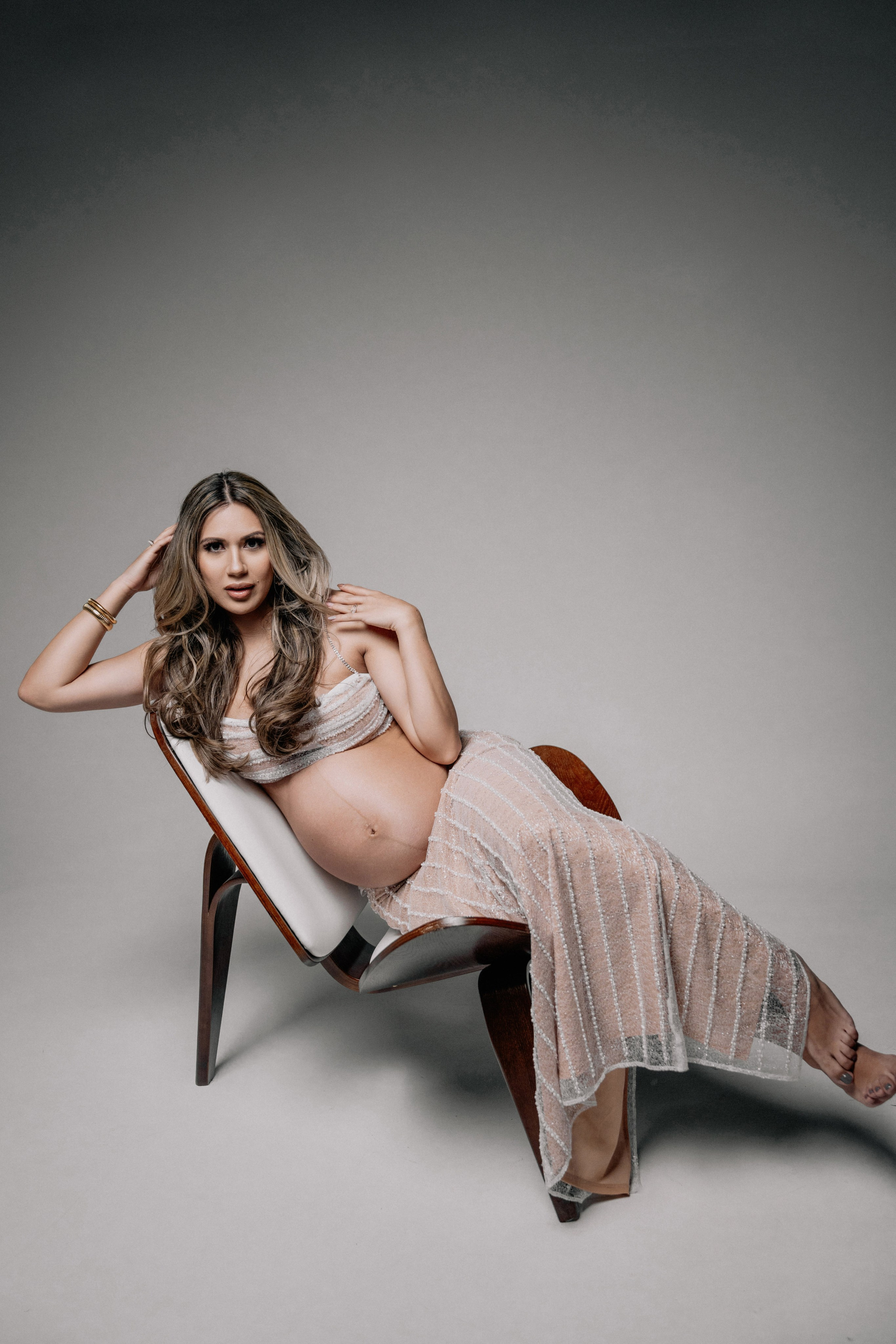 Elegant Maternity Photography – Artistic & Draped Fabric Studio Session. Alisa Tant — Family and newborn photographer Bucks County, Montgomery county, Philadelphia, NJ