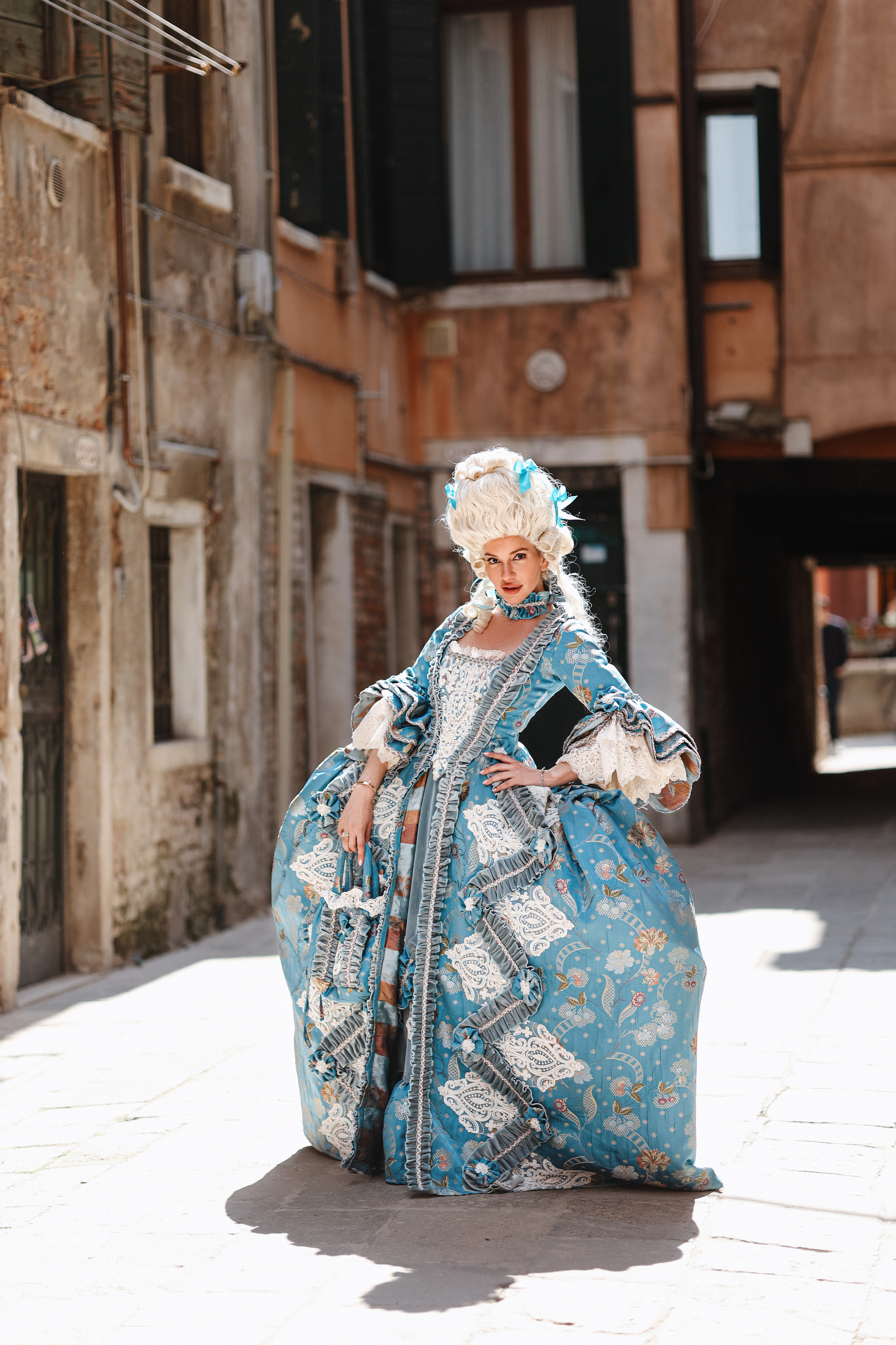 Photo shoot in historical Venetian costumes. Photographer in Venice, Viktoria Antonova