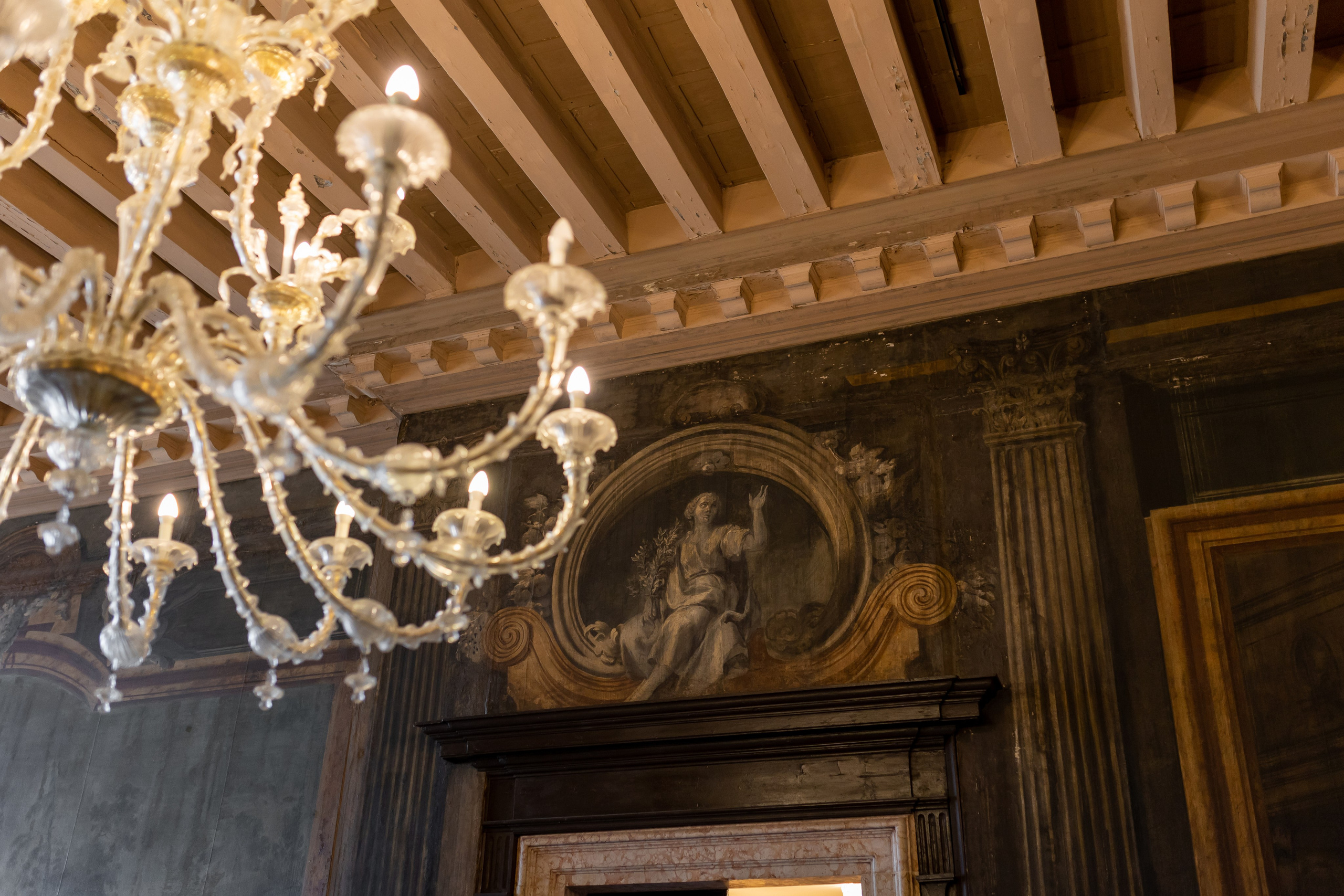 Love story in ancient palace