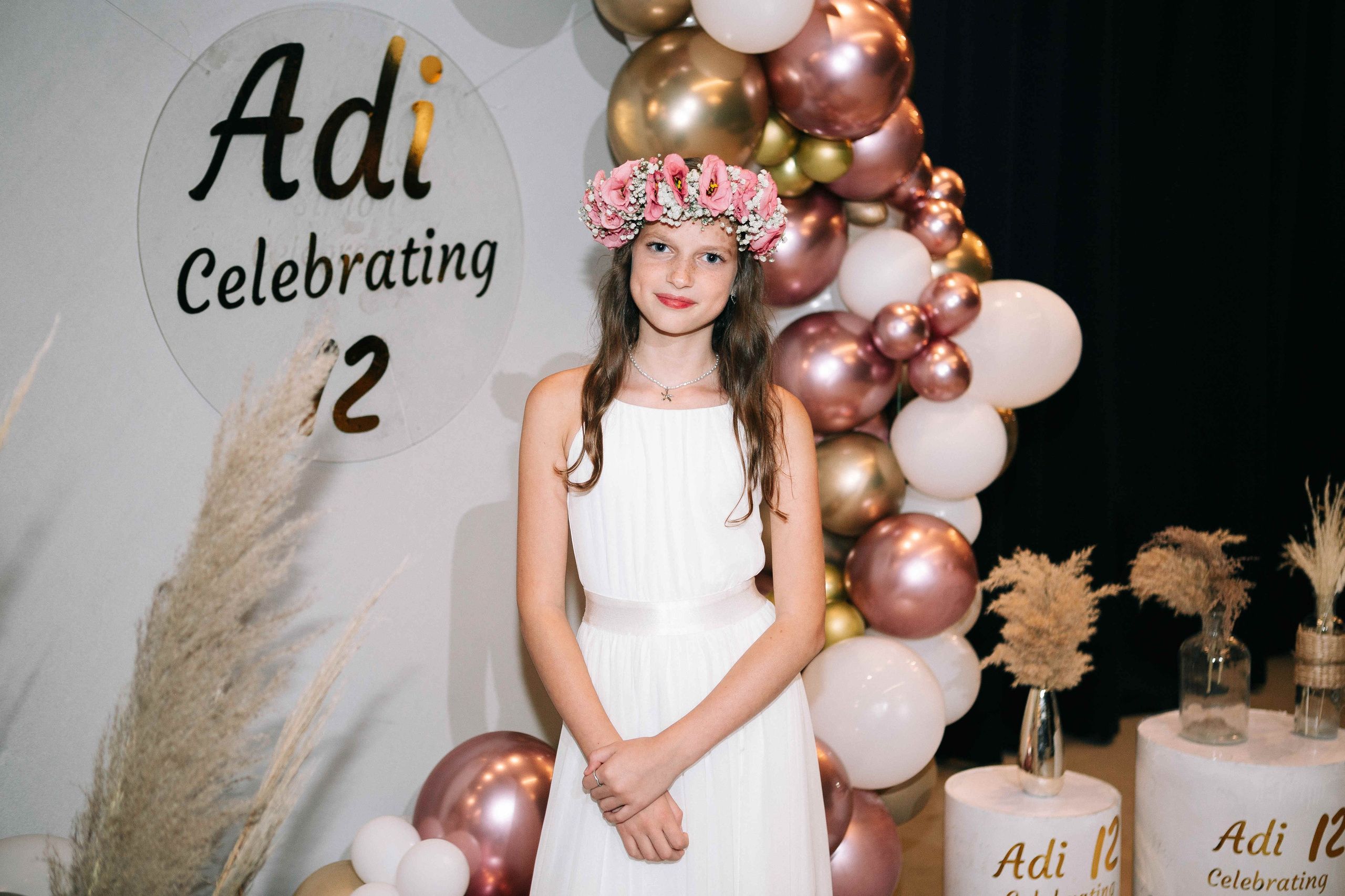 PARTY WITH FRIENDS. Https://shi-photo.com/