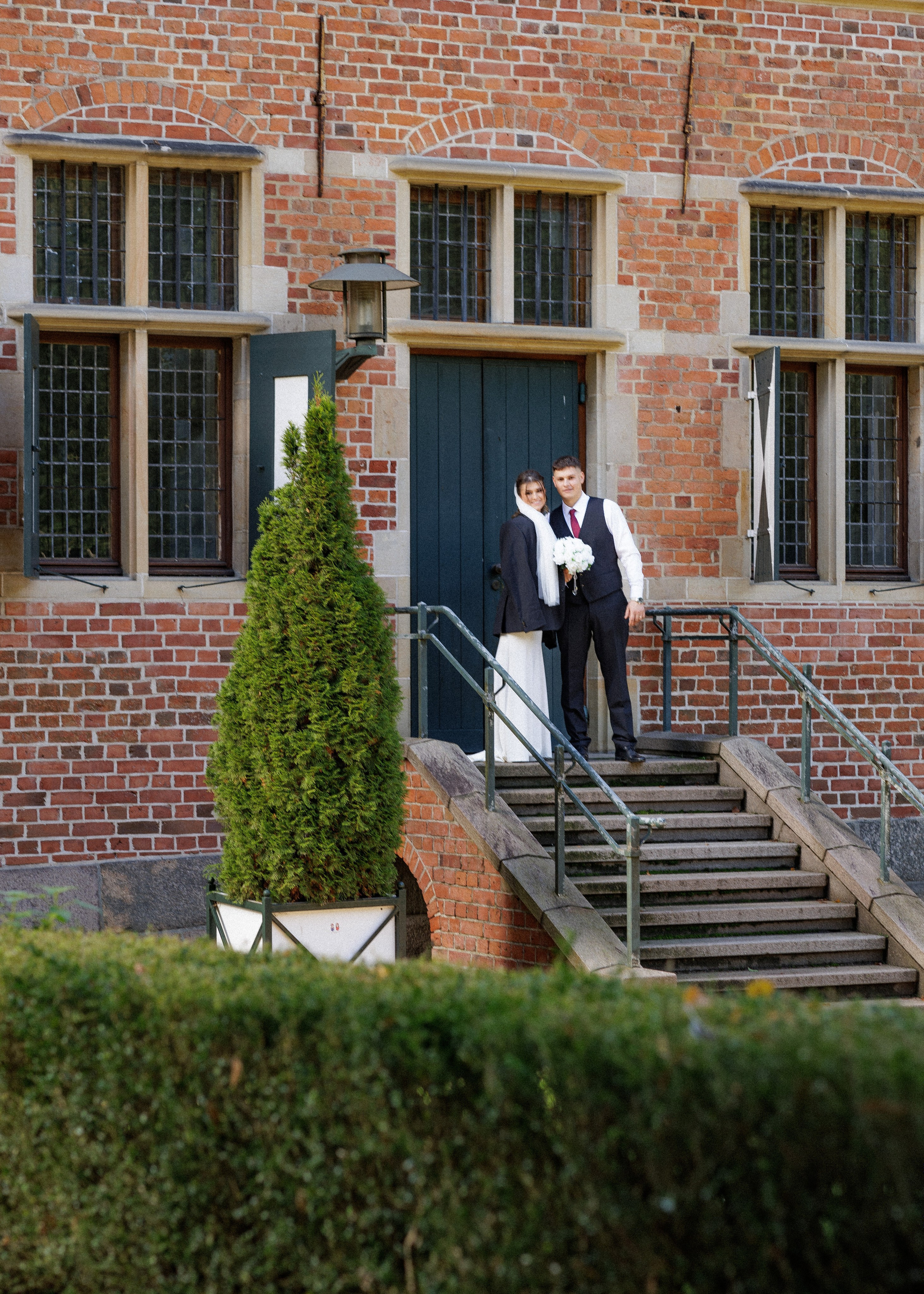 Hochzeitsfotografie im Schloss Arensburg: Ein Tag voller Liebe. Hochzeitsfotograf und Hochzeitsvideograf aus Hamburg | Roka21Film