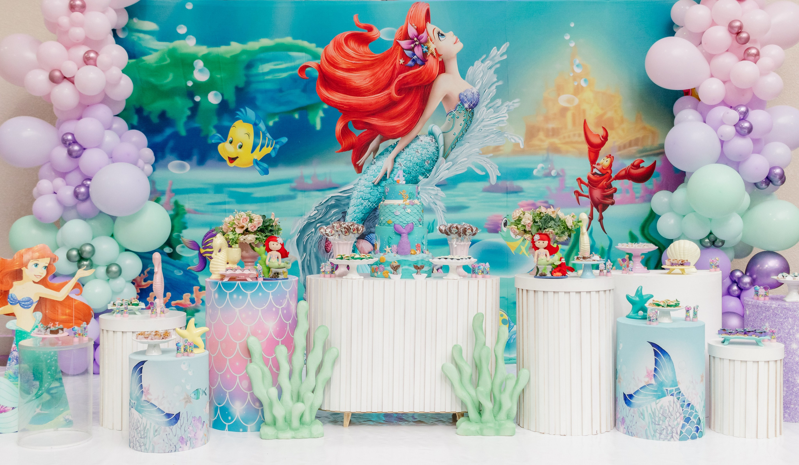 Alice — Aniversário 4 anos. Principal