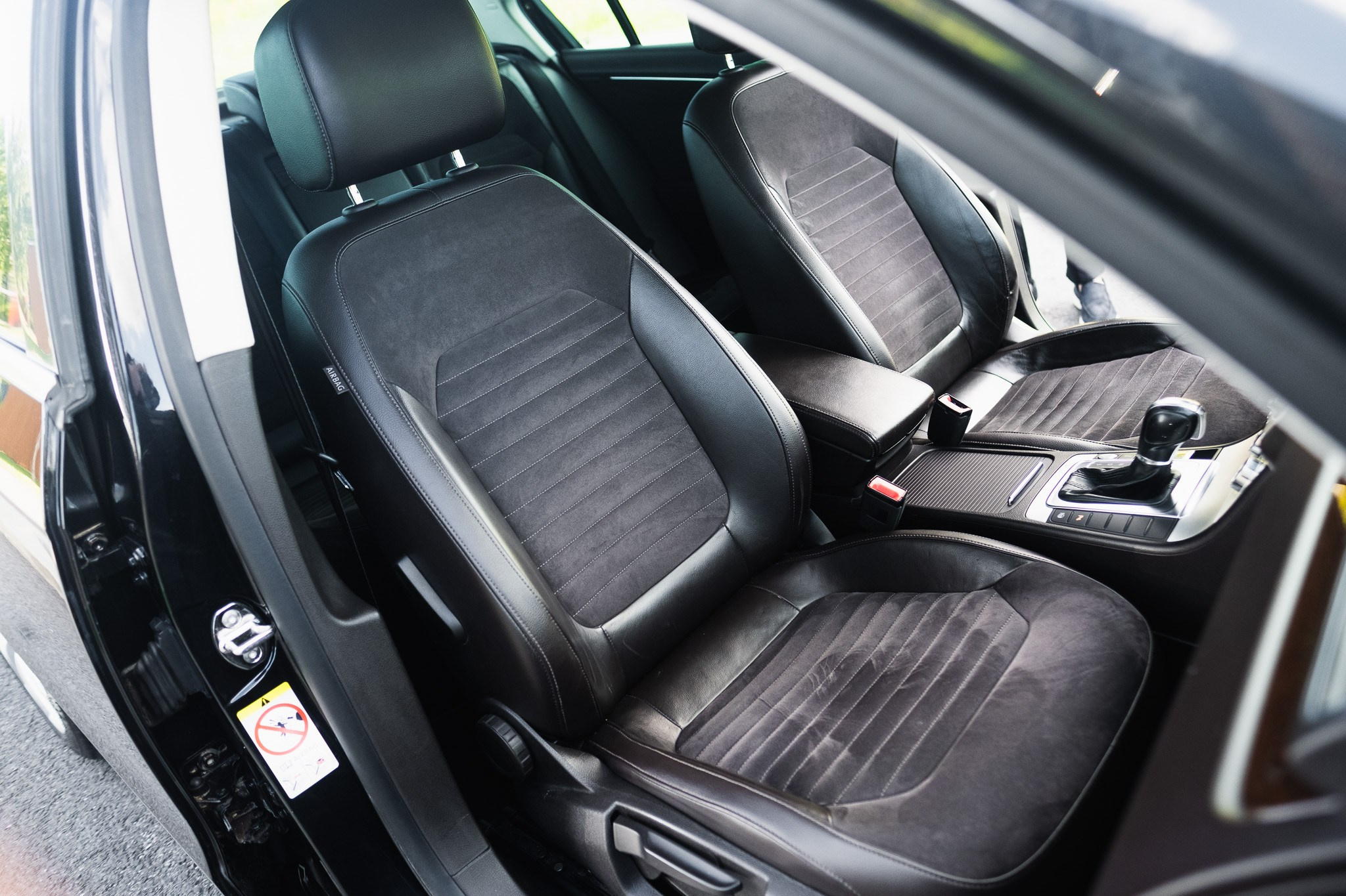 VW passat. LOHA VISUALS — AUTOMOTIVE PHOTOGRAPHY