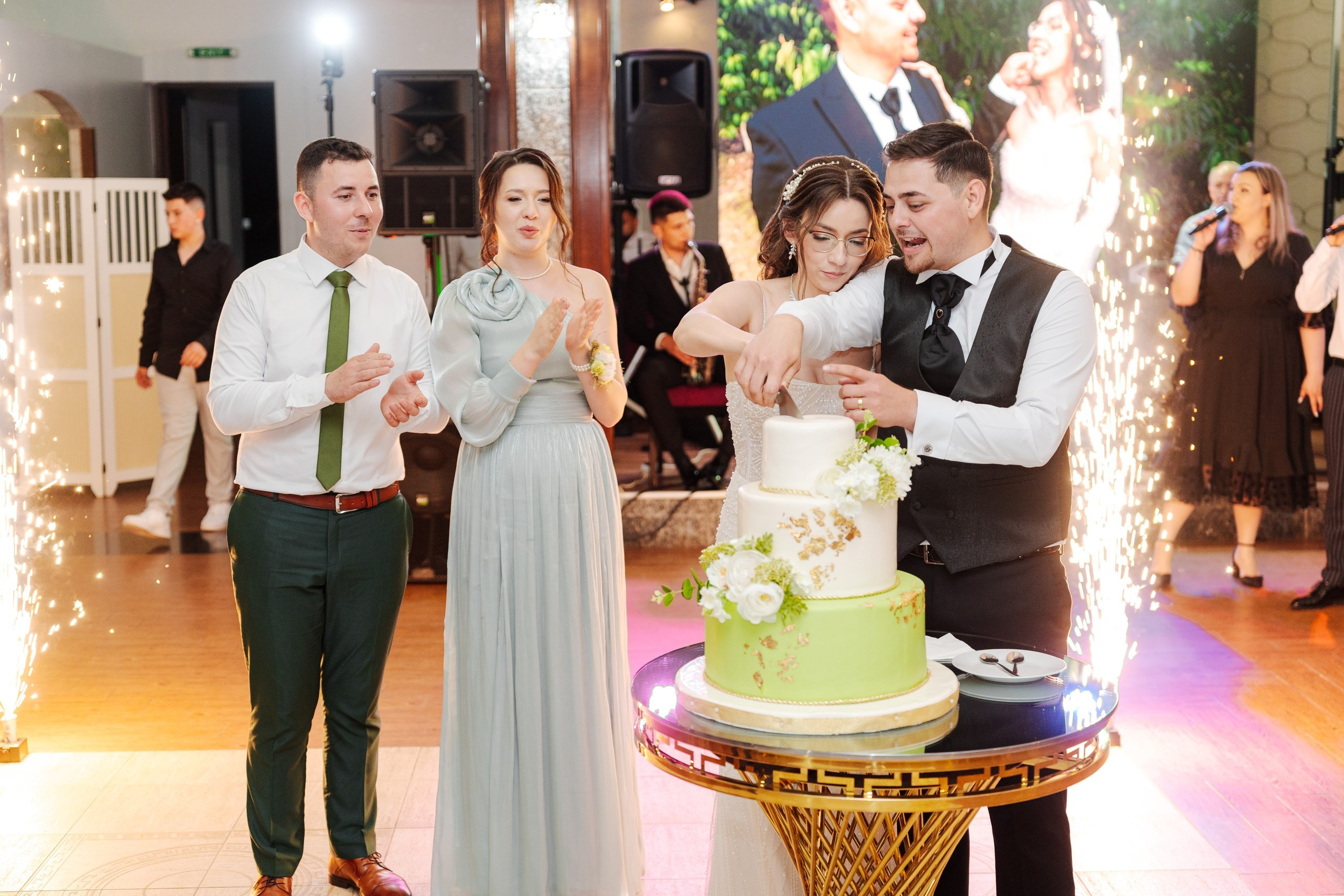 Stefania & Vasi. Ionut Cimpoes FOTOGRAF