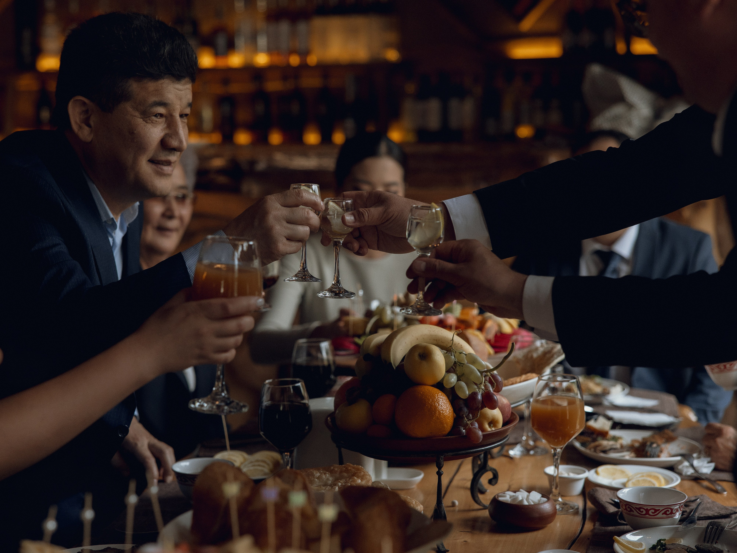 Репортаж Супара. Азимжан Нуритдинходжаев — свадебный фотограф