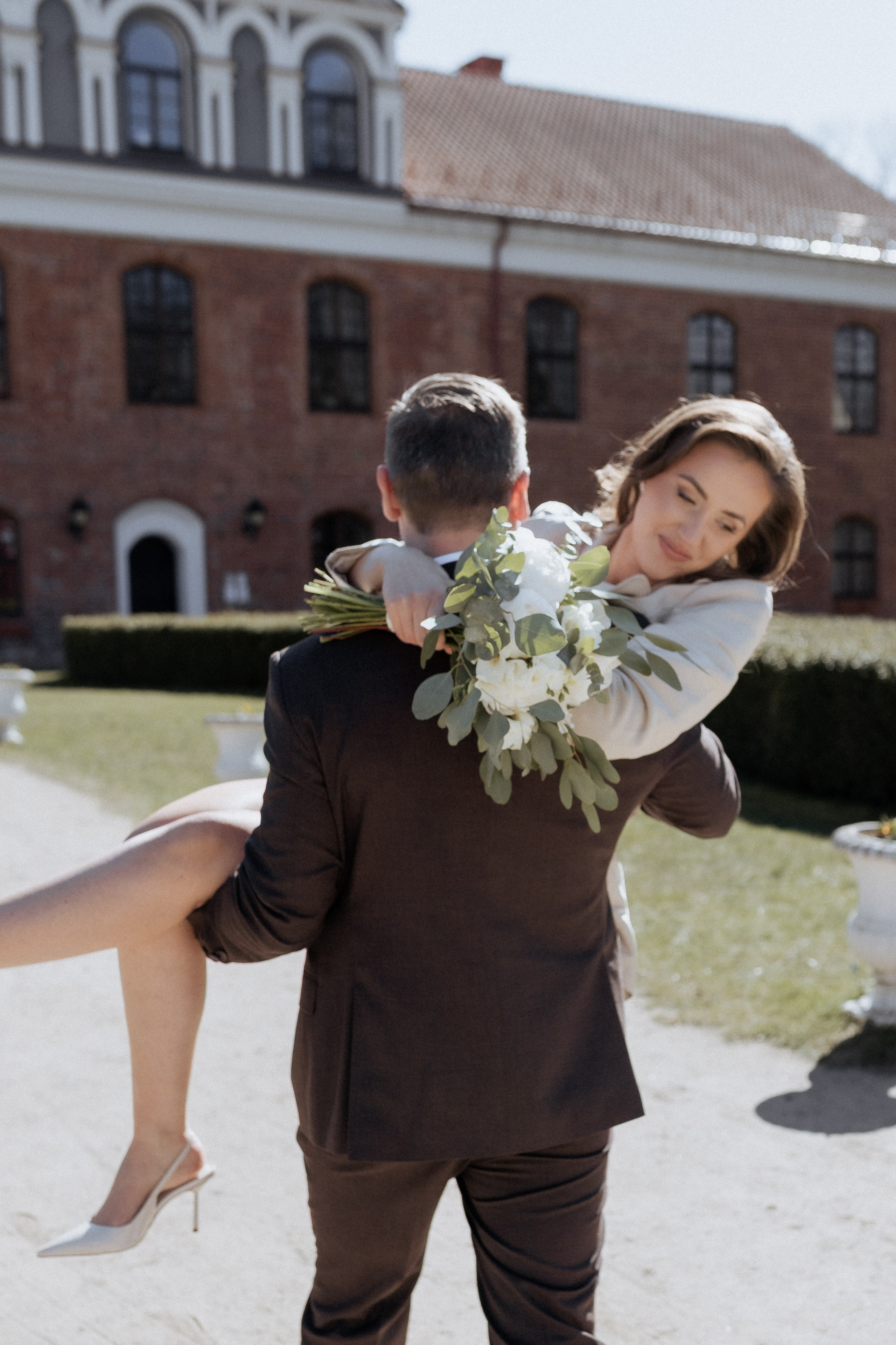 Monika ir Vytautas — miestu alsuojanti trumpa jaunųjų fotosesija Kaune