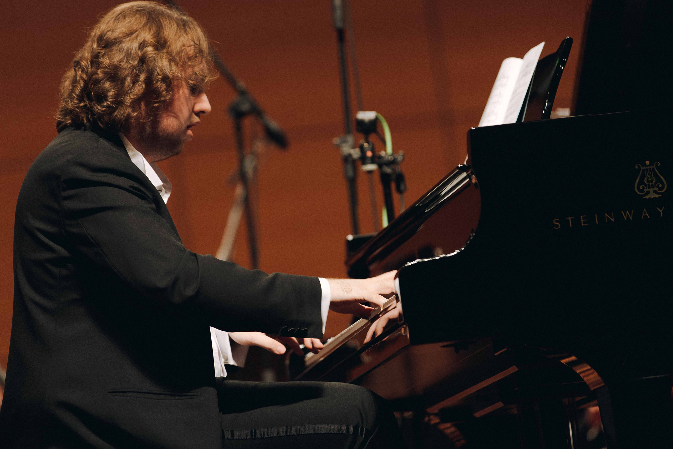 The Tchaikovsky Academic Grand Symphony Orchestra in Istanbul. Wedding&Event photographer Ismail Rzayev in Baku