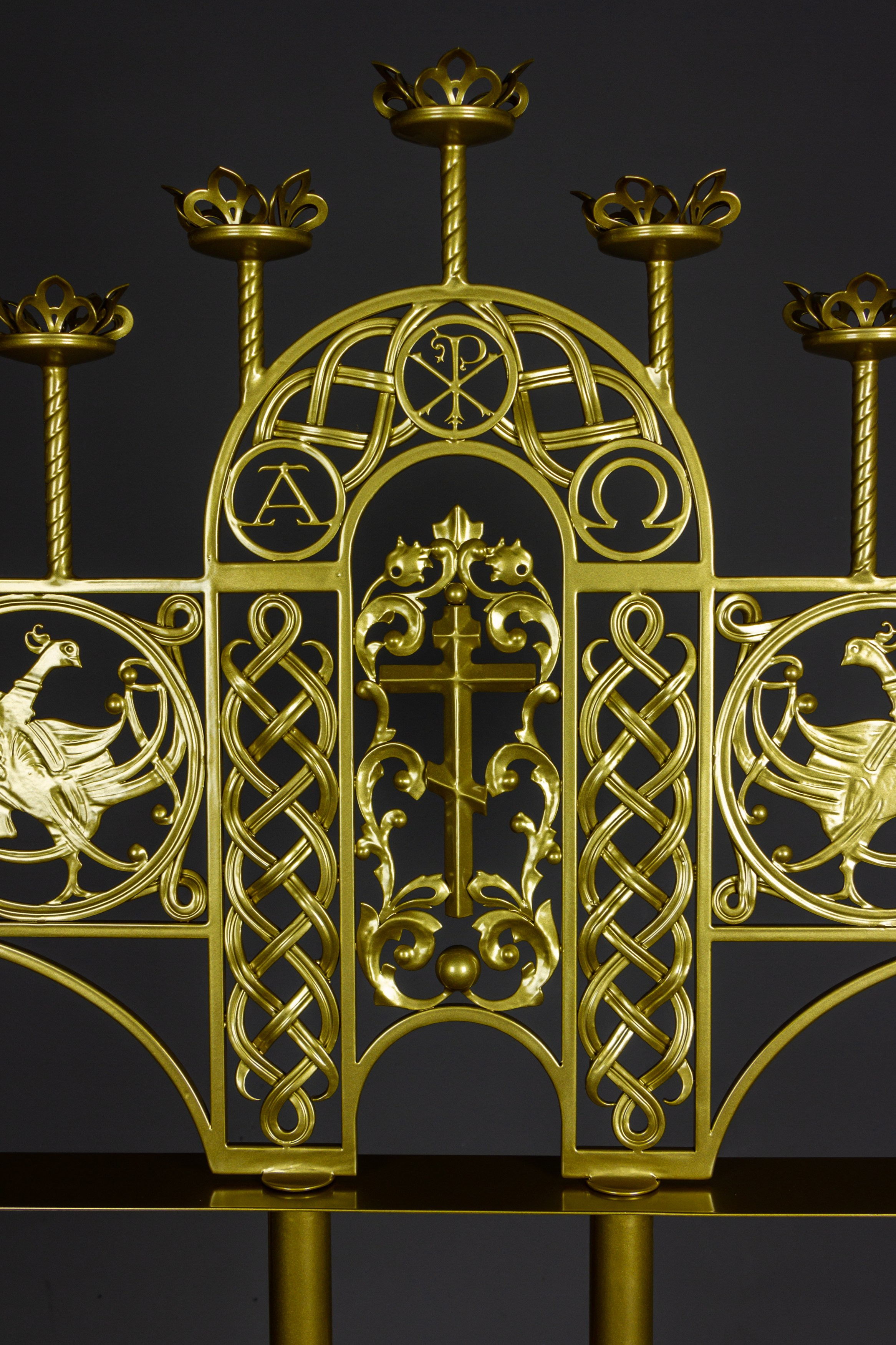 Алтарный семисвечник. Скульптор кузнец Мария Тарлецкая