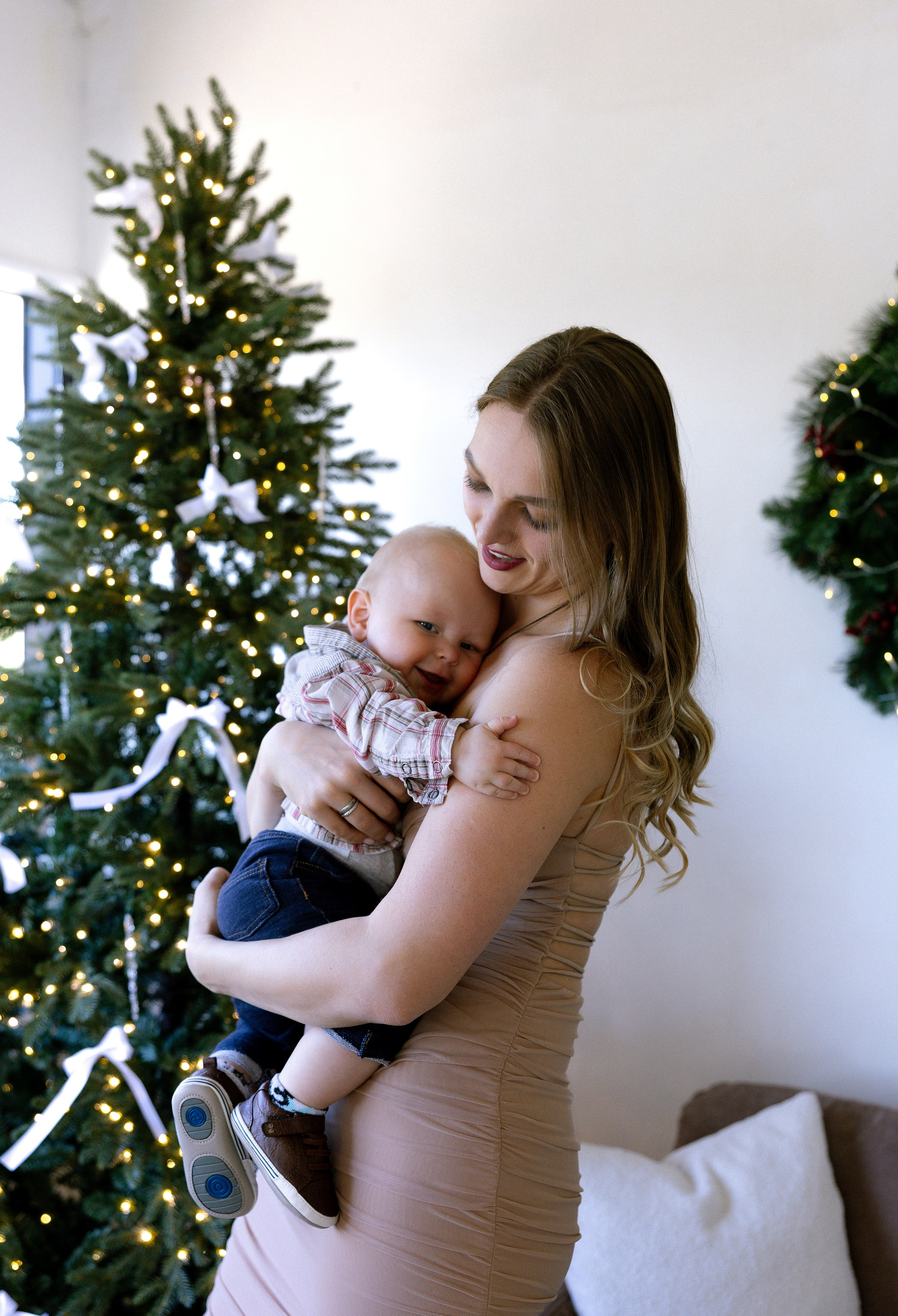 Christmas Family Photoshoot. Photographer Anastasia Nagibina