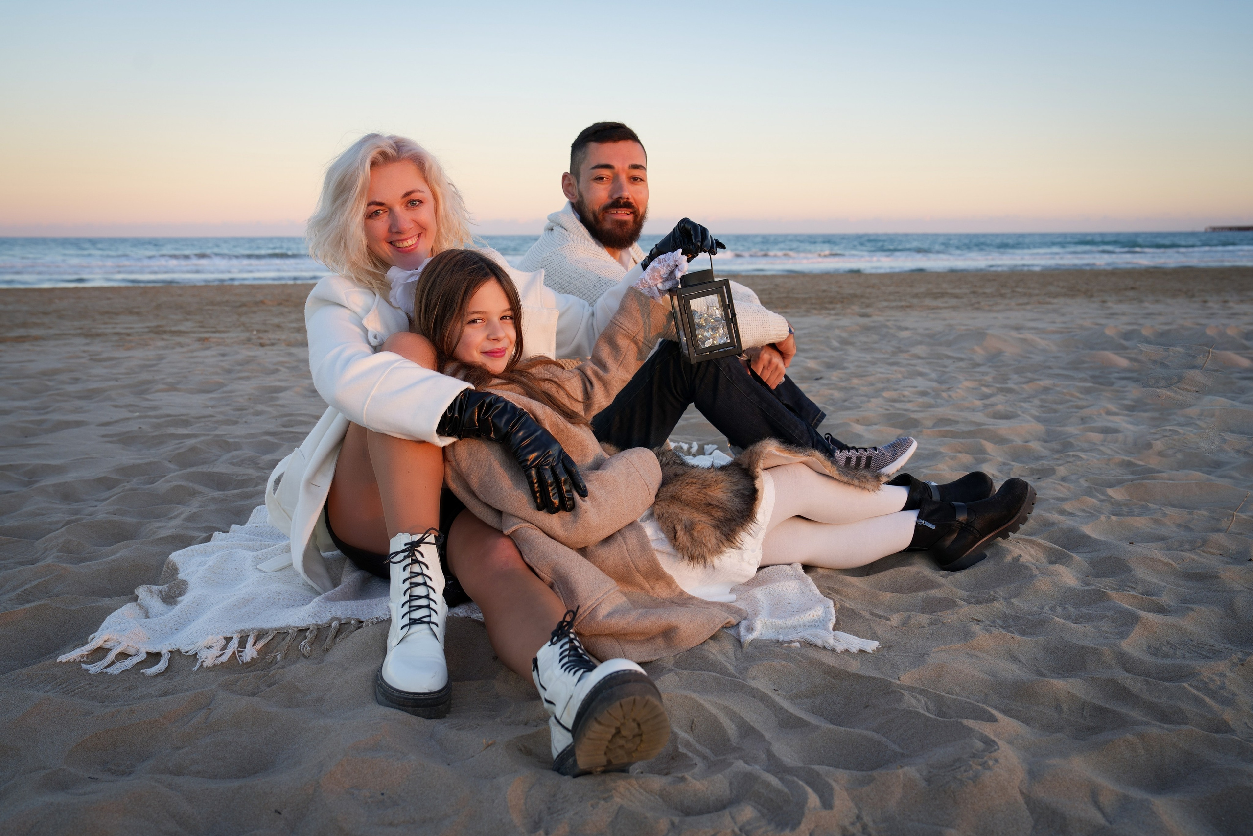 OLENA Y VASY. Fotógrafa Olena Petryk. Realizo sesiones de fotos en Puerto de Sagunto