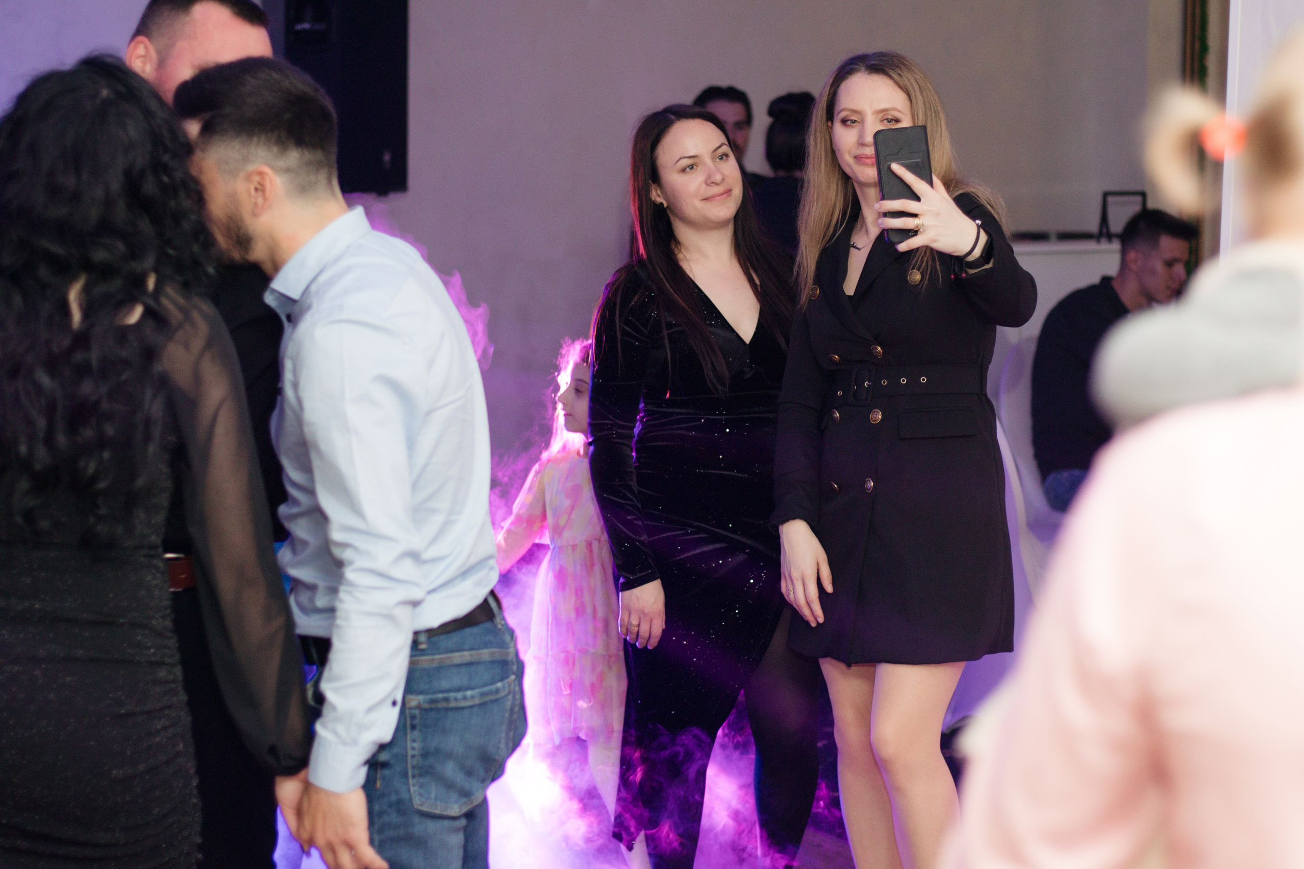 Iris. Fotograf si videograf — evenimente si studio