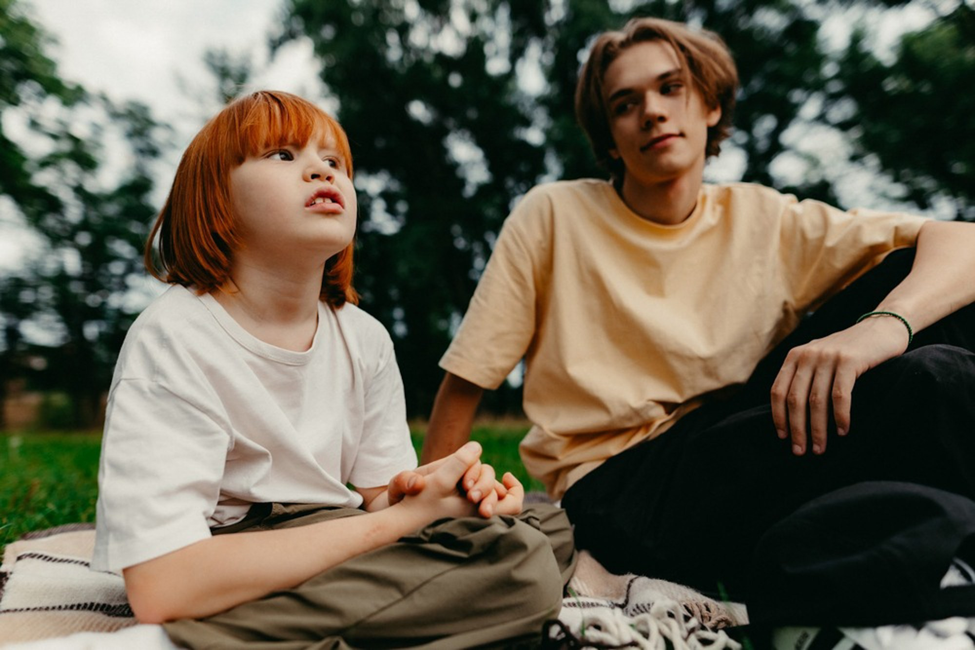 Сімейна фотосесія на вулиці літом. Photokostin.com