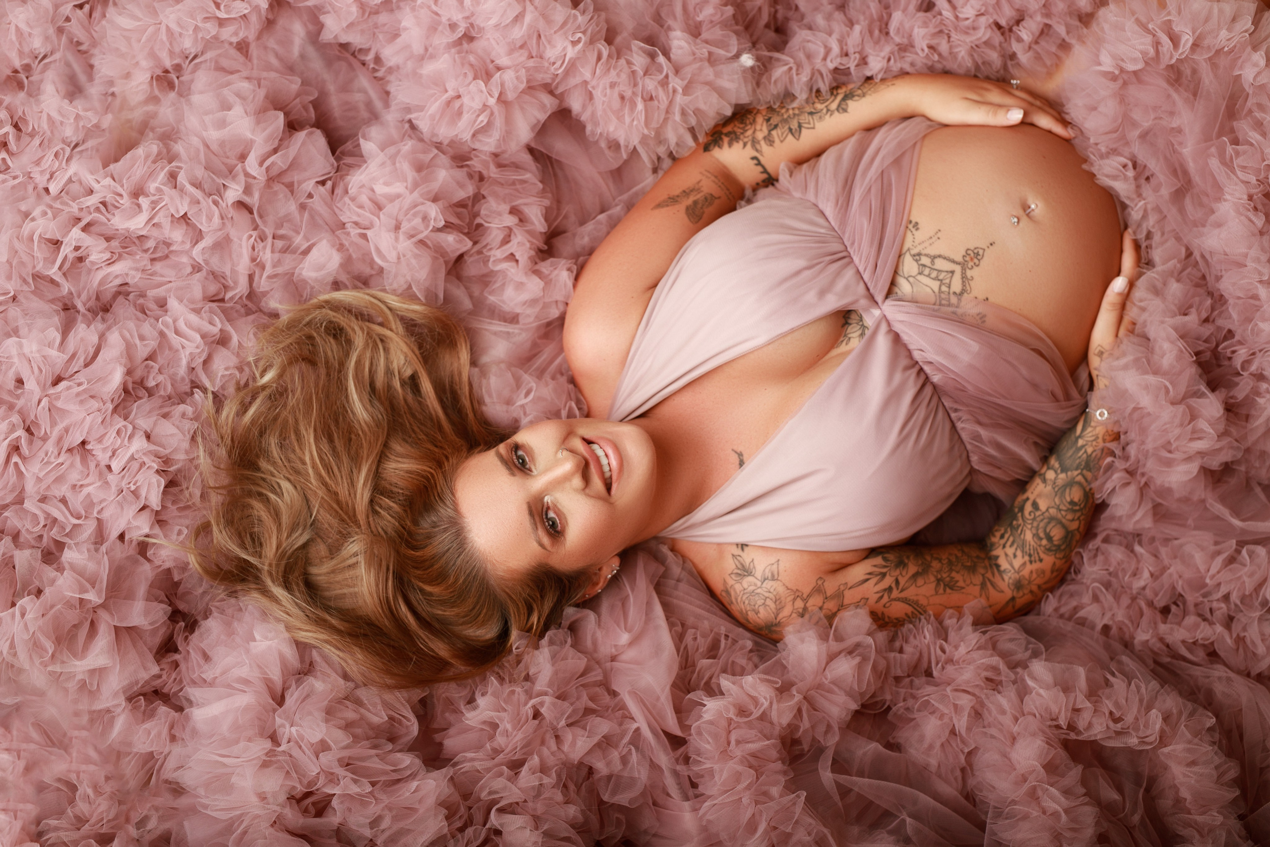 Babybauch. Neugeborenen & Babyfotografie Marina Buch in Wickede Ruhr NRW