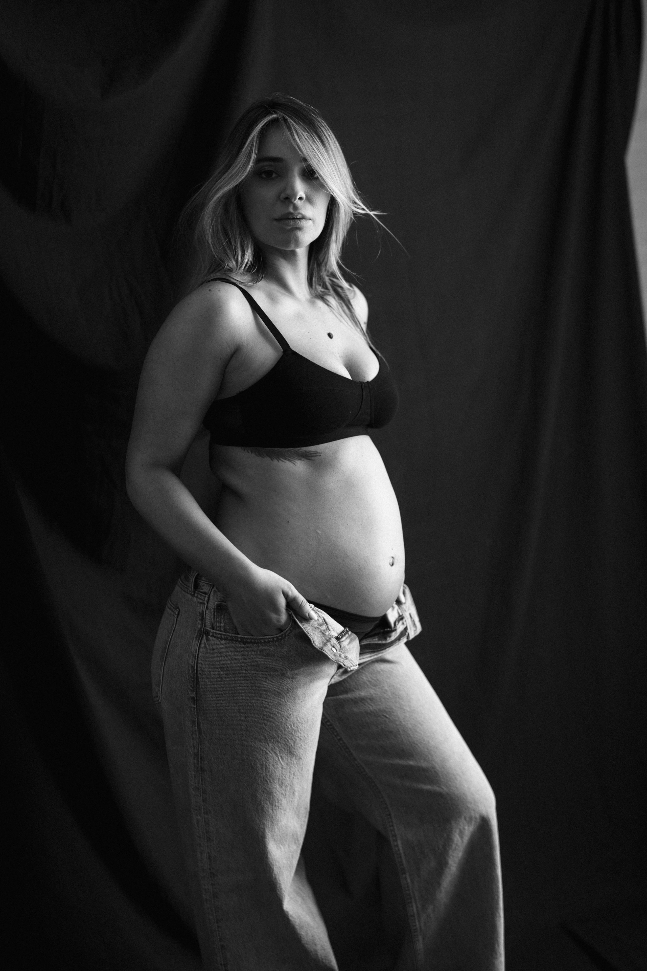 Anastasia. Modern maternity photographer in Long Island New York