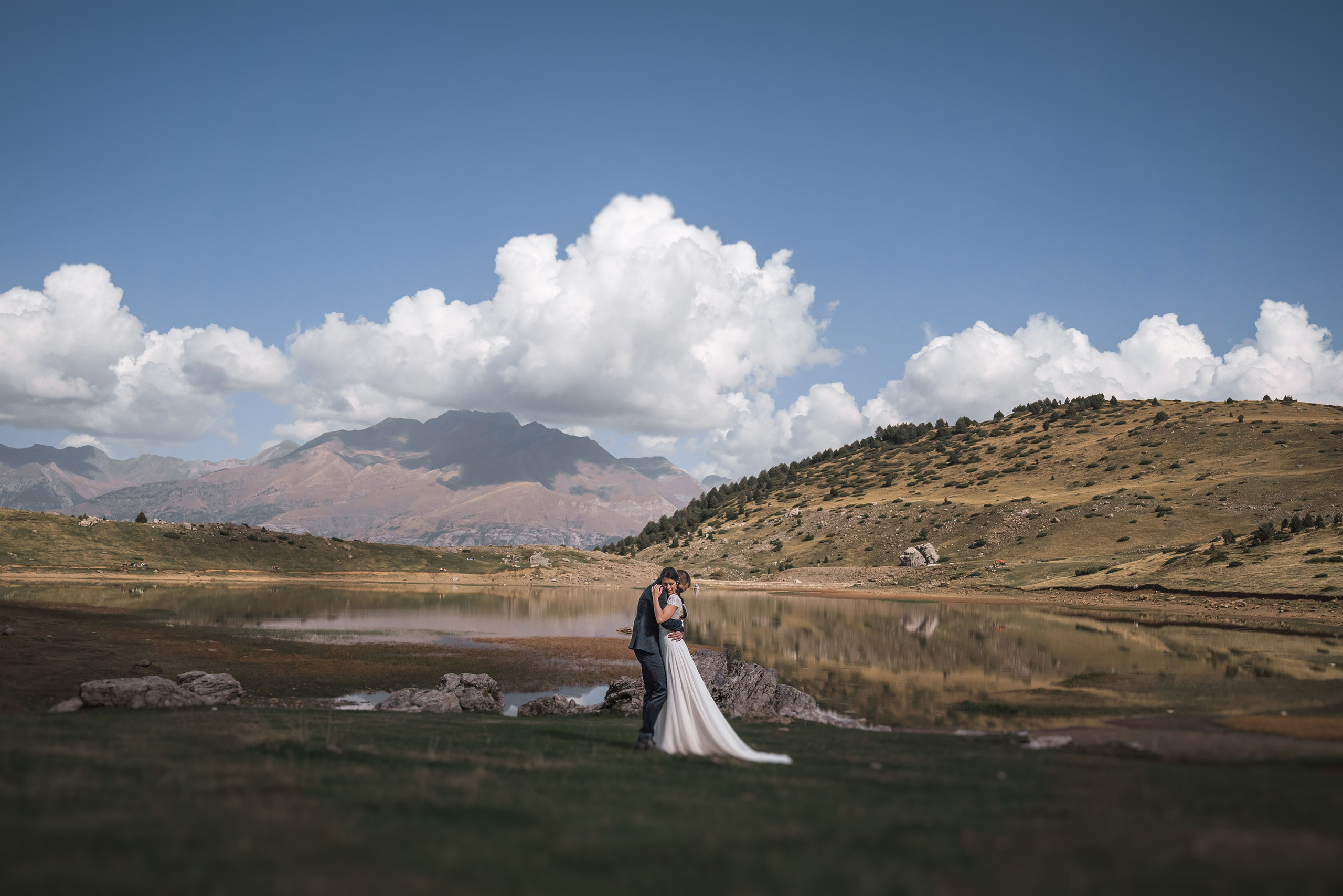 Postboda en Ibón de Piedrafita. PIXLOVE - Fotógrafos de bodas Huesca Pirineos Zaragoza