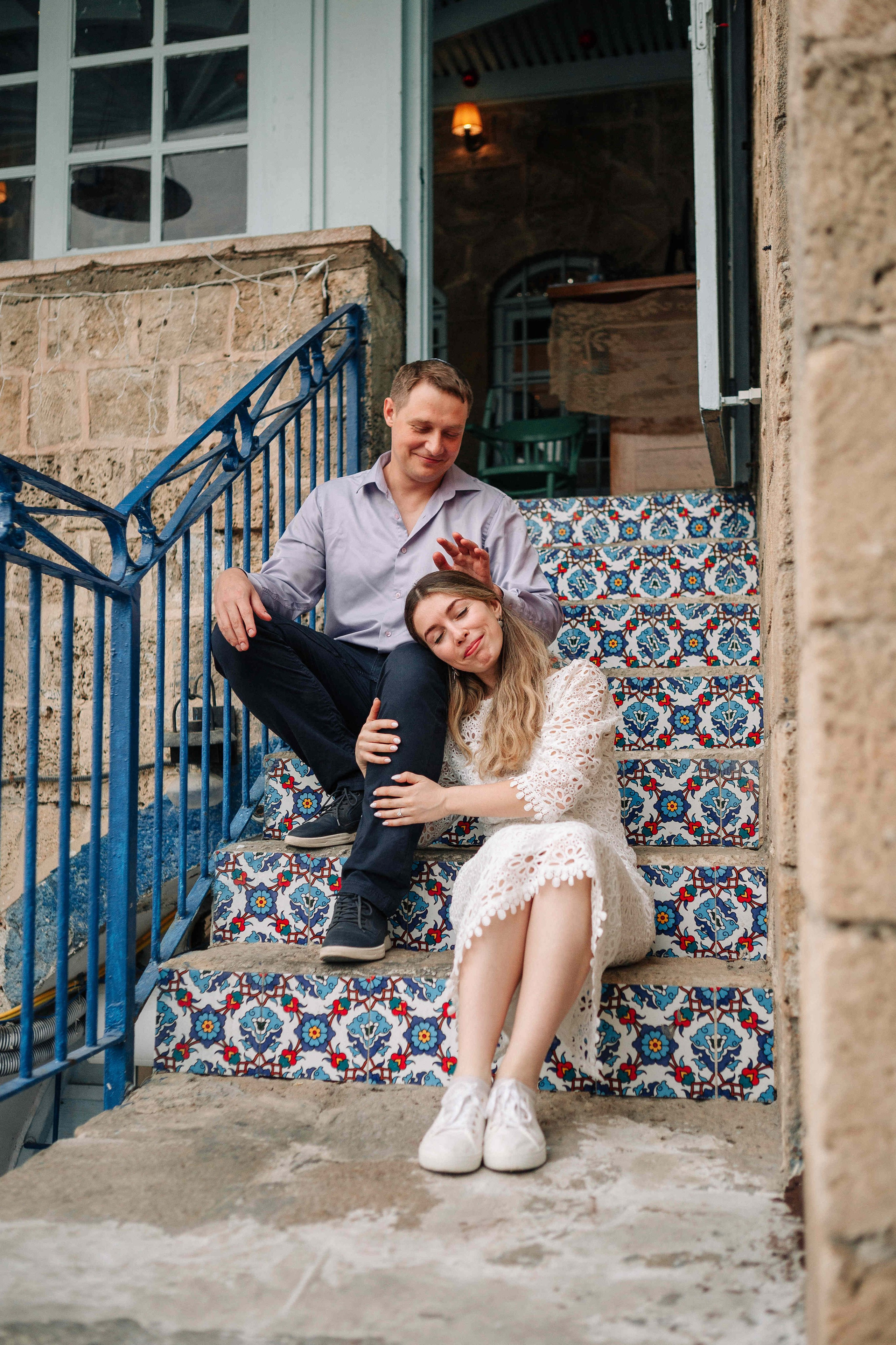 LOVERS IN JAFFO. PHOTOGRAPHER IN ISRAEL