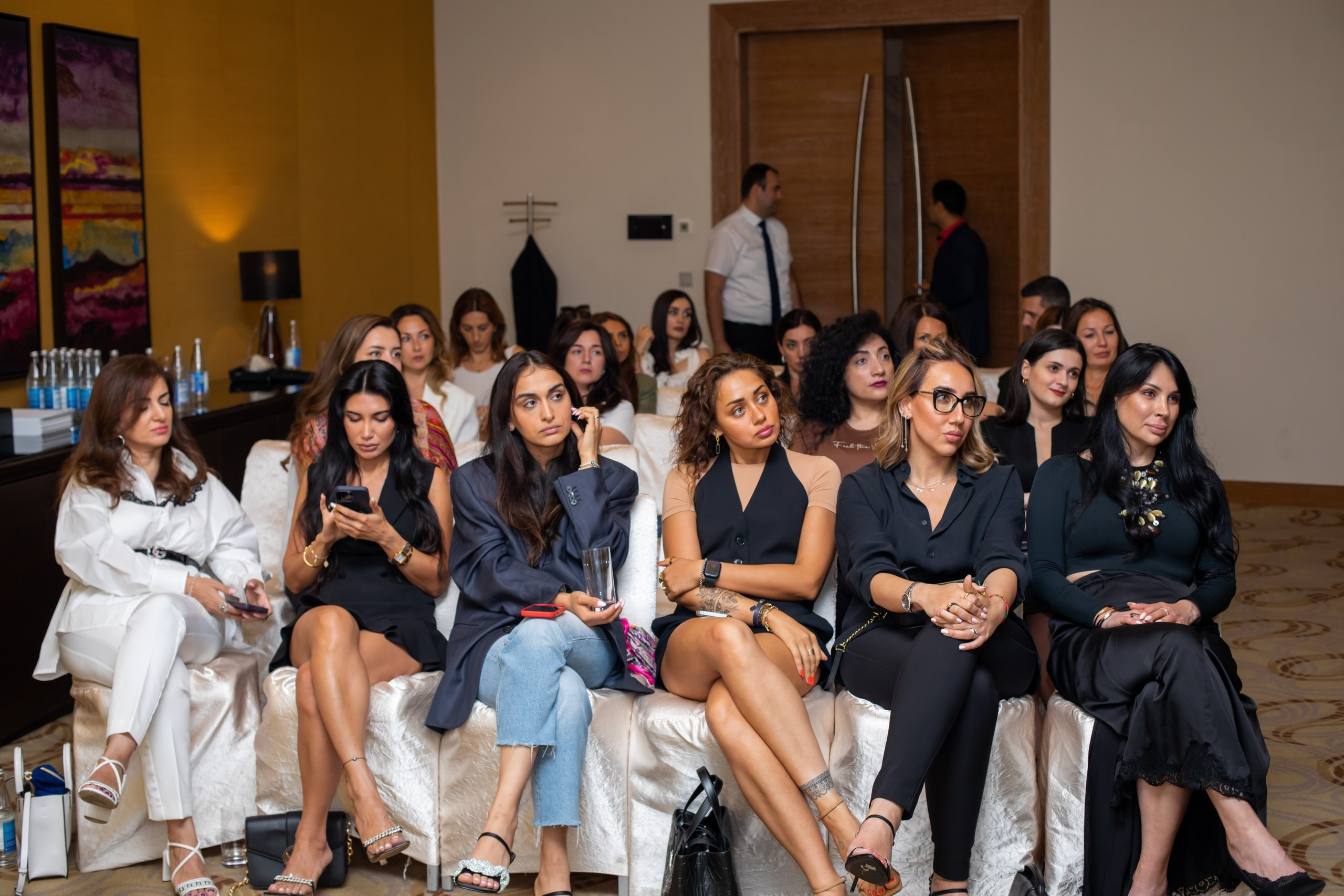 Laura Omuralieva — “The Woman of the New Age and Her Meta-Skills”. Fotograf Baku