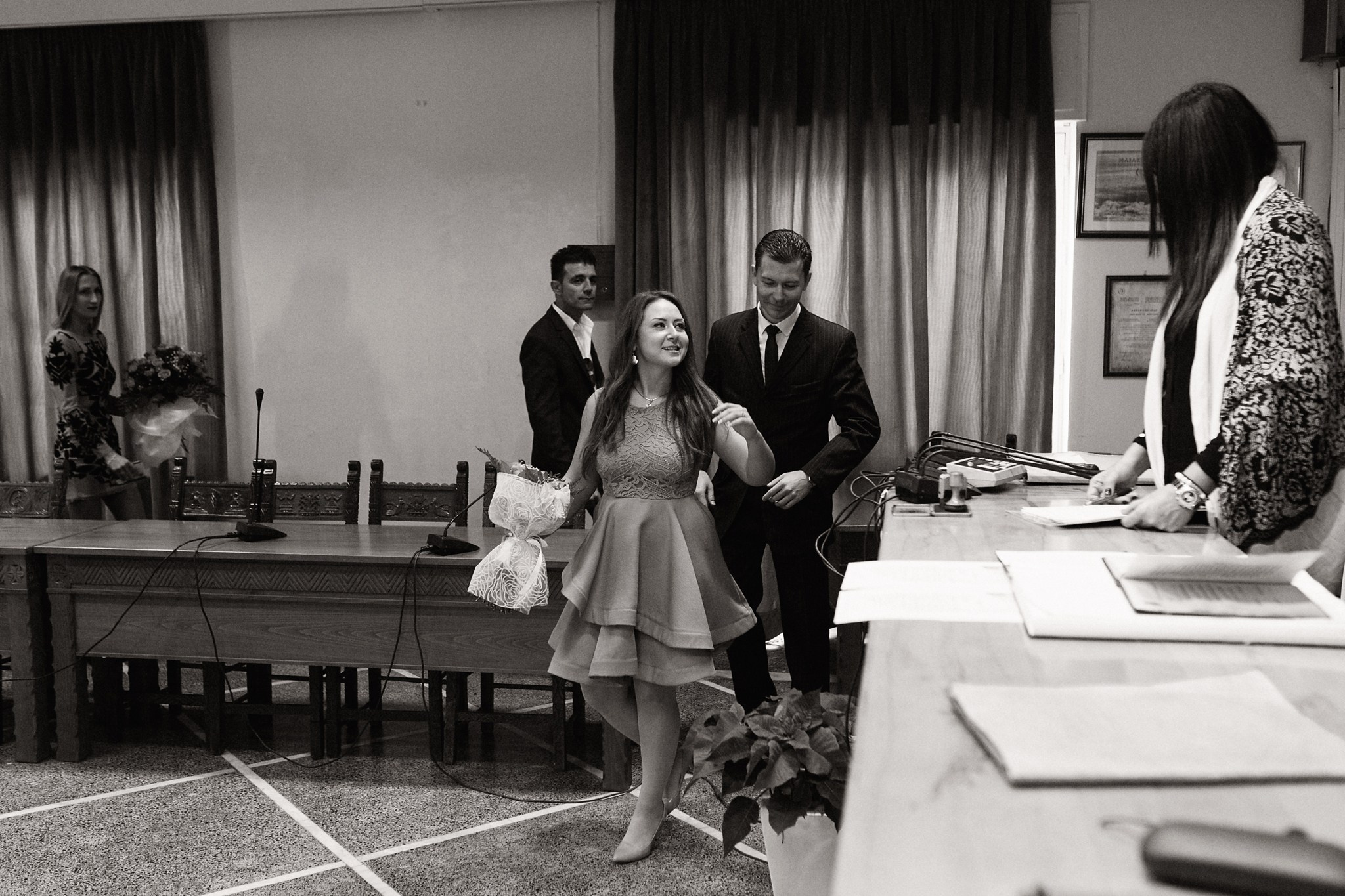 Ronalds & Svetlana, Crete. Denny Savon — Photographer in Santorini | Weddings, Love Stories & Flying Dress