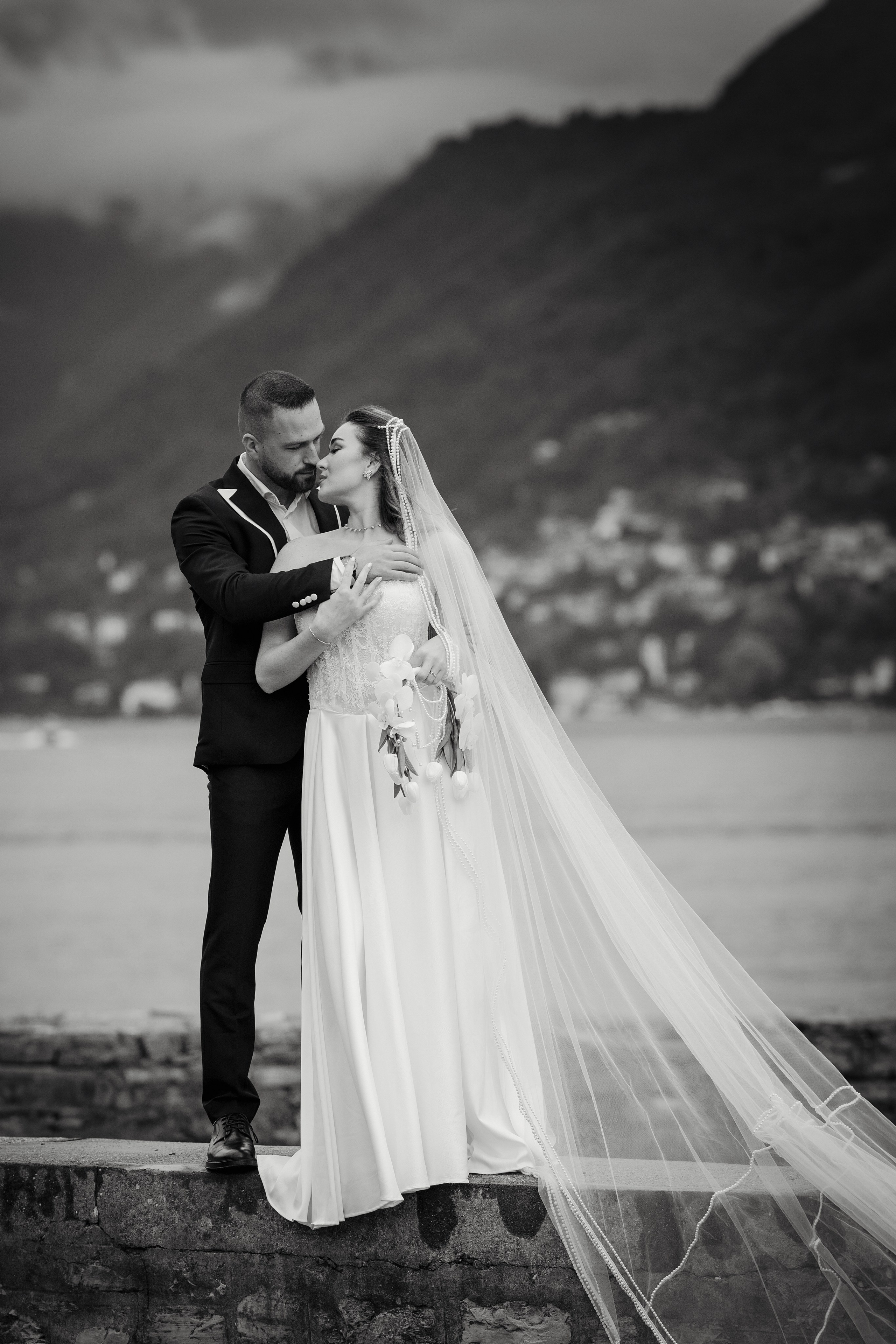 Edina & Vilson Lake Como. Fotografo matrimonio Lago di Como Ferrari Media Production