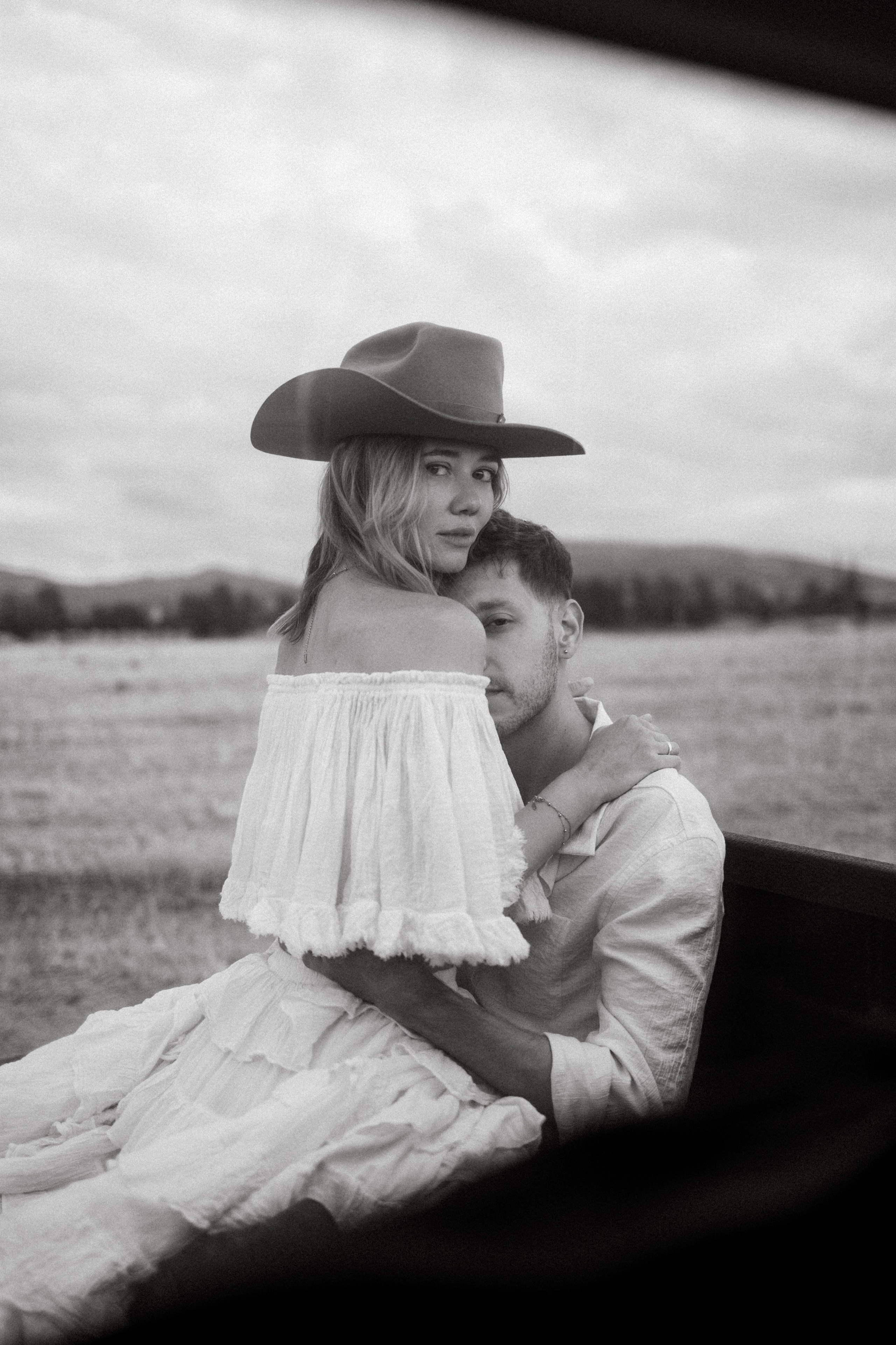 Inga & Alex. Photographer Alina Sparrow