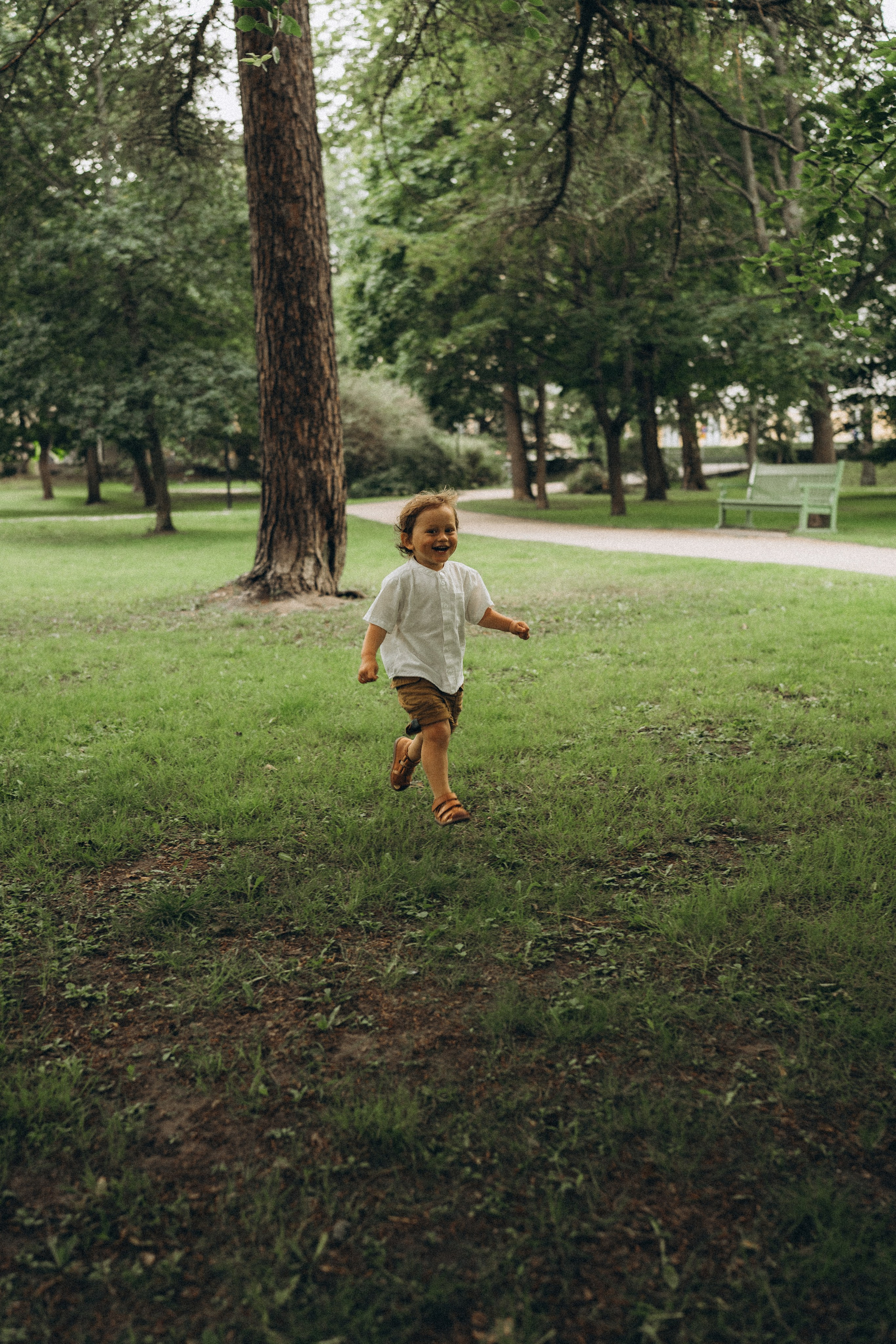 Kaivopuisto. Wedding and potrait photographer in Helsinki Vickan O