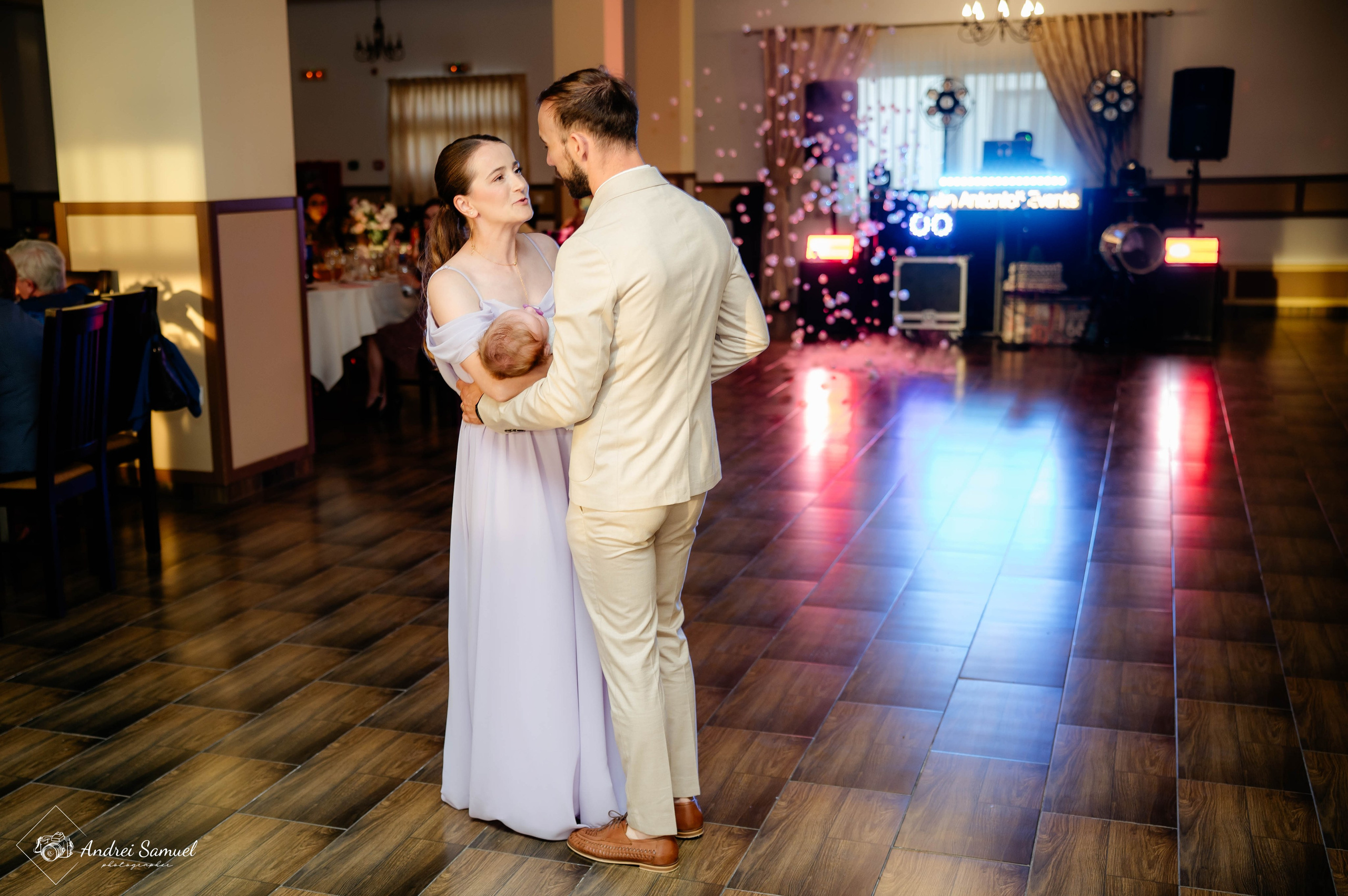 Ema. Andrei Samuel – Fotograf București | Evenimente, Studio, Imobiliare, Produs