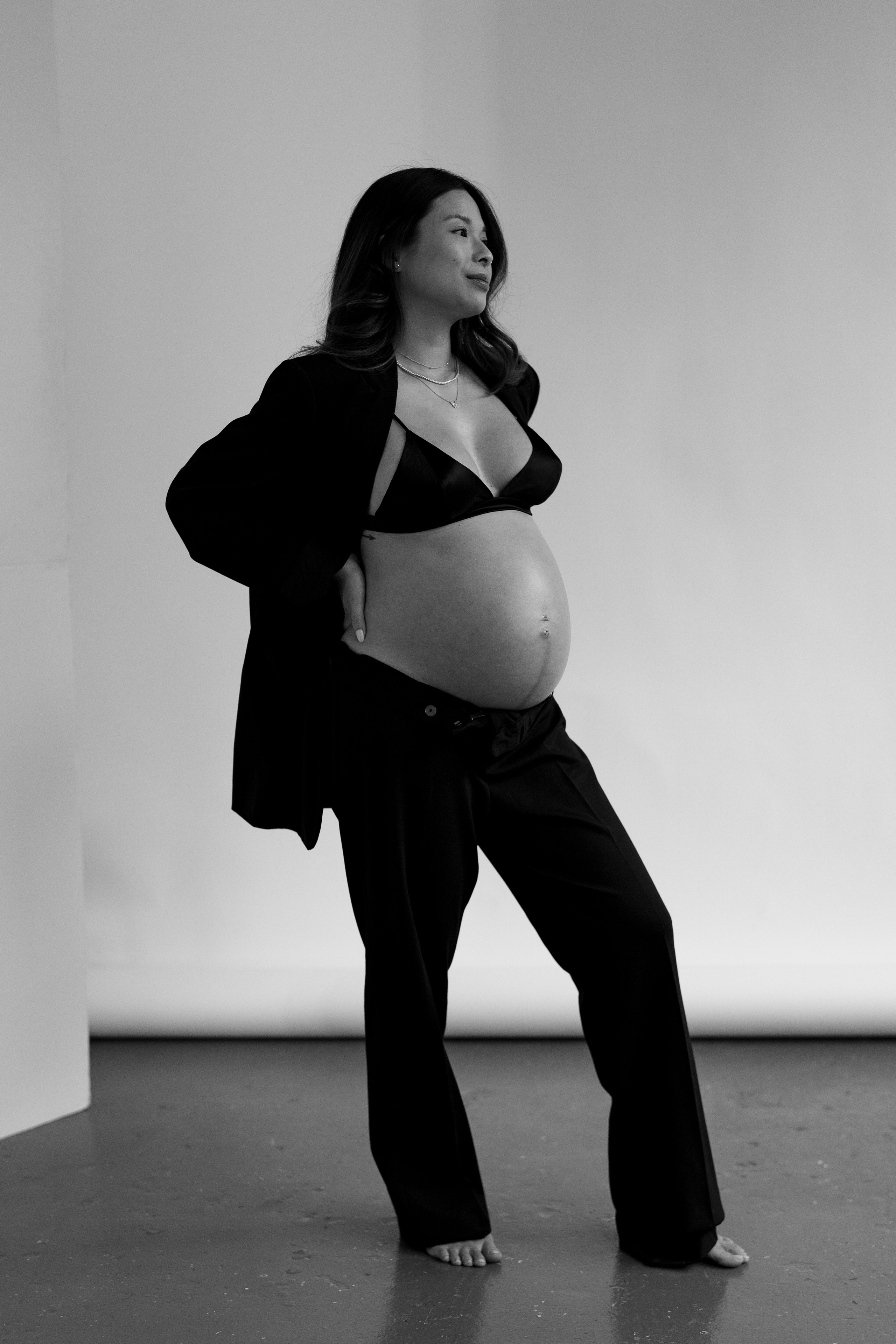 Krystal. Modern maternity photographer in Long Island New York